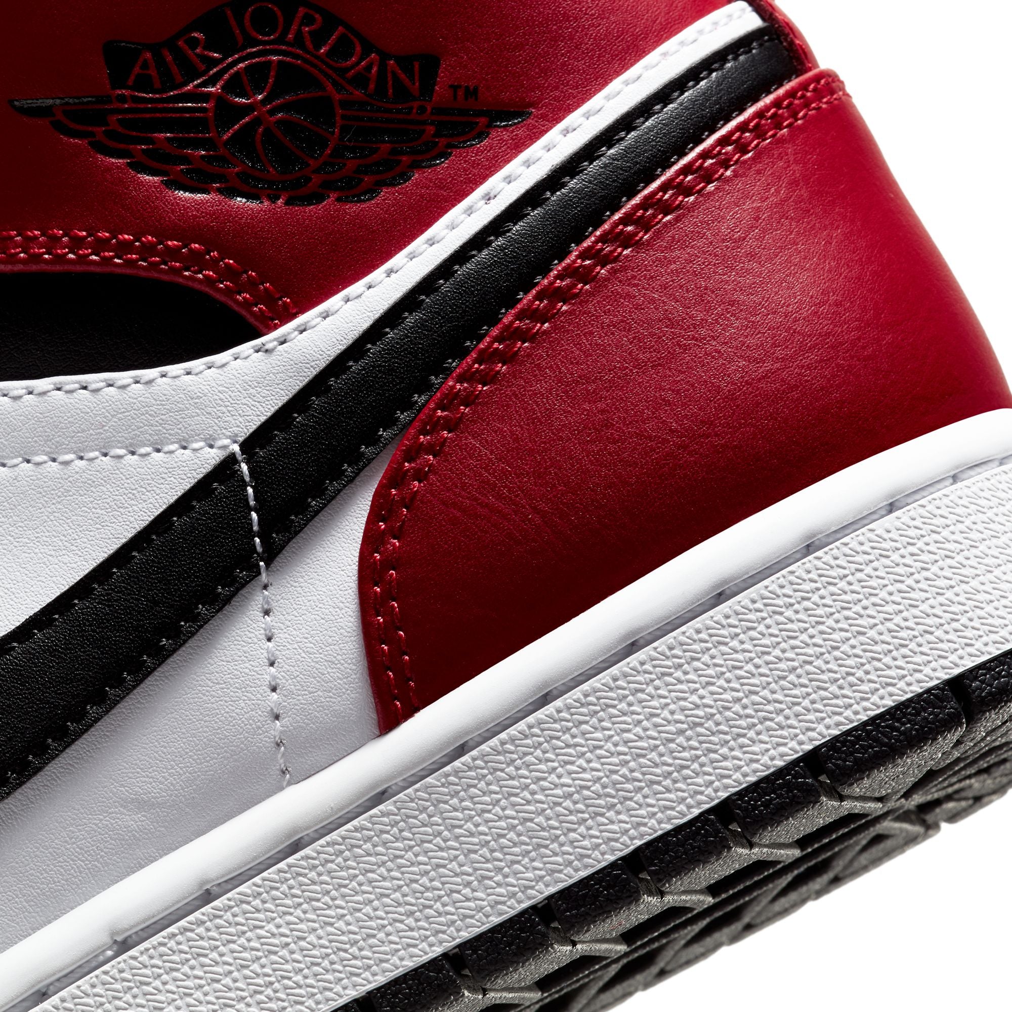 Air Jordan 1 Mid 'Chicago Toe'