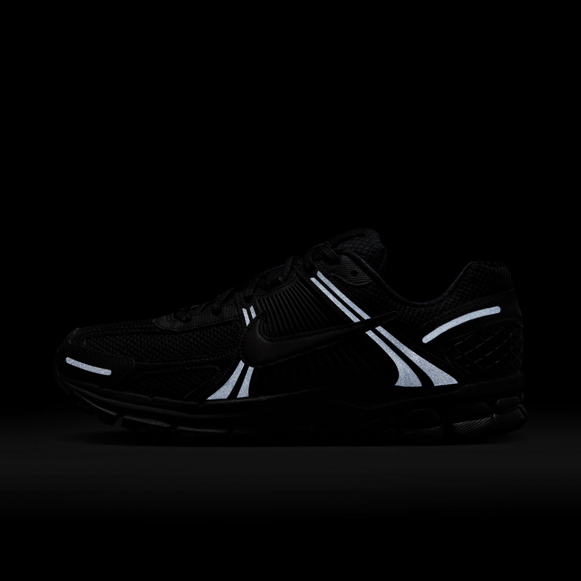 Nike Zoom Vomero 5 ‘Black/Black'