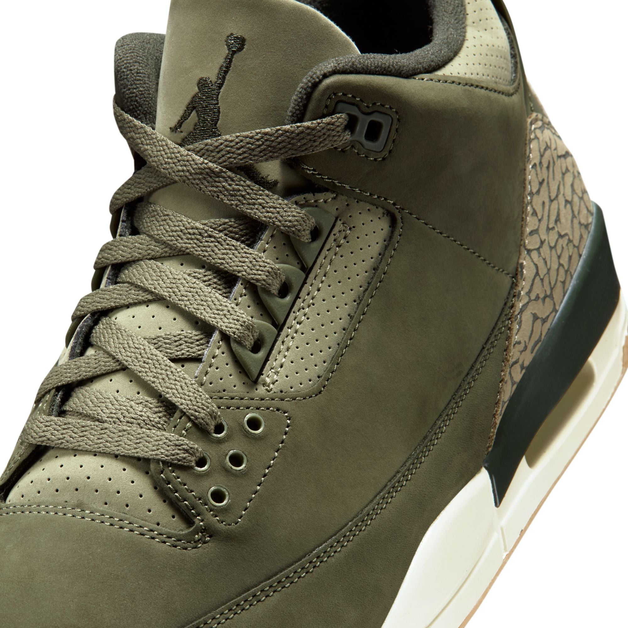 Air Jordan 3 Retro 'Medium Olive/Sequoia'