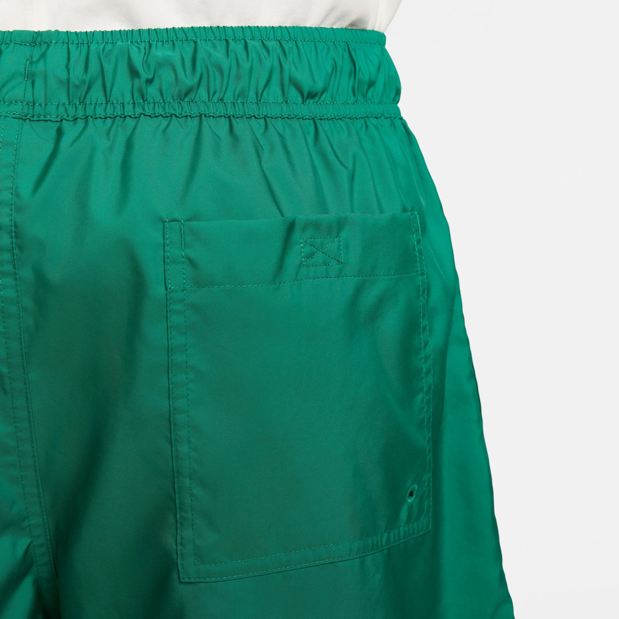 Nike Club Woven Shorts 'Malachite'