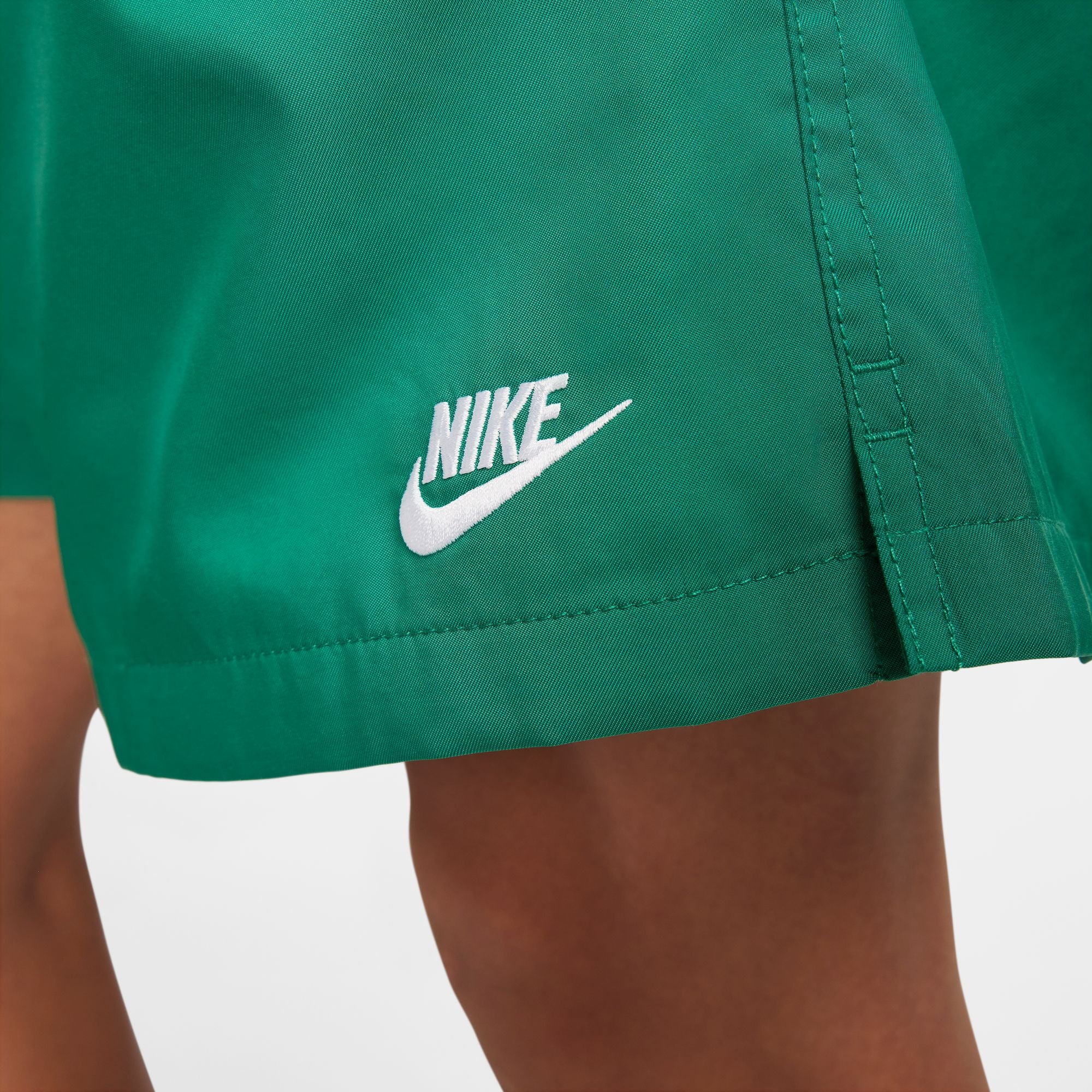 Nike Club Woven Shorts 'Malachite'