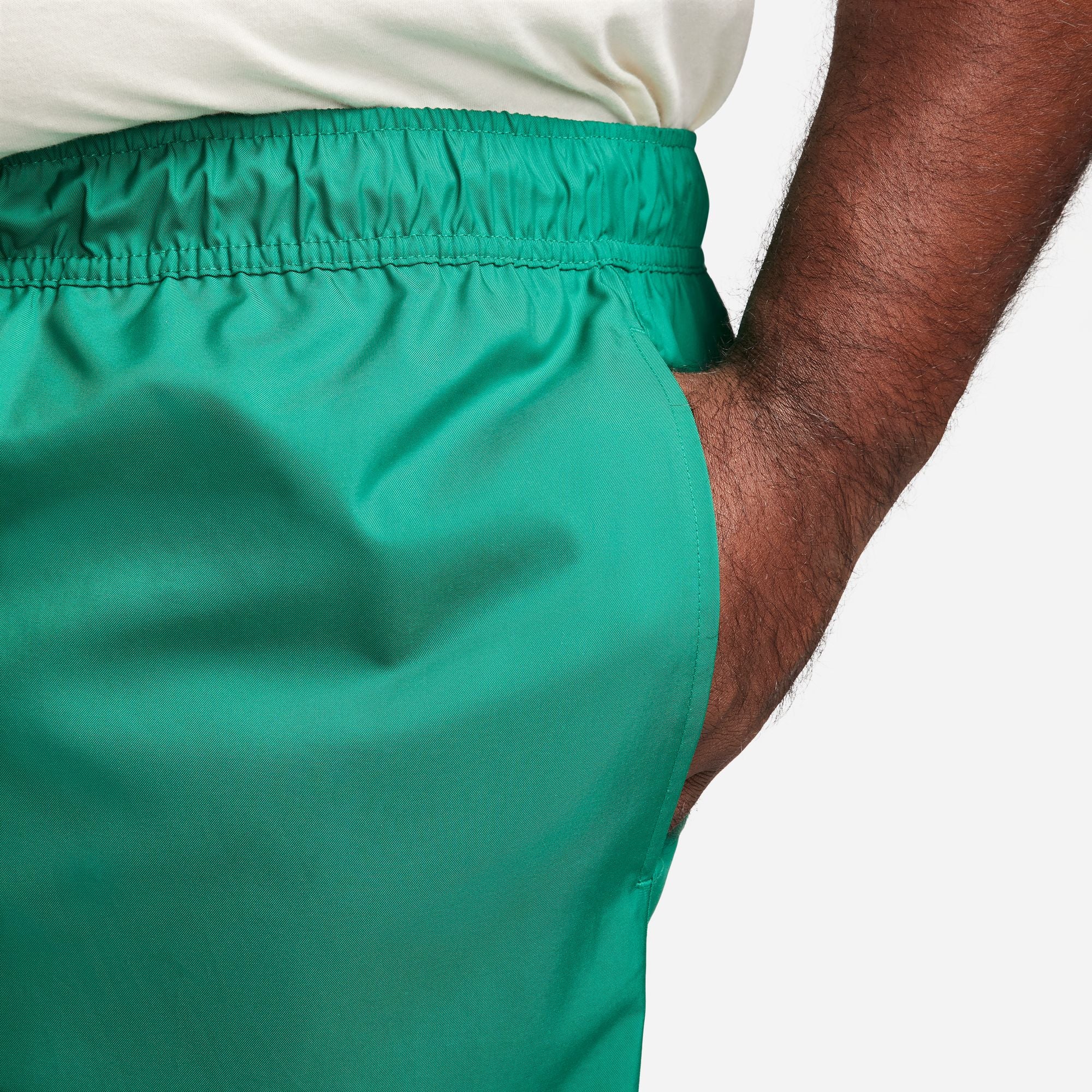 Nike Club Woven Shorts 'Malachite'