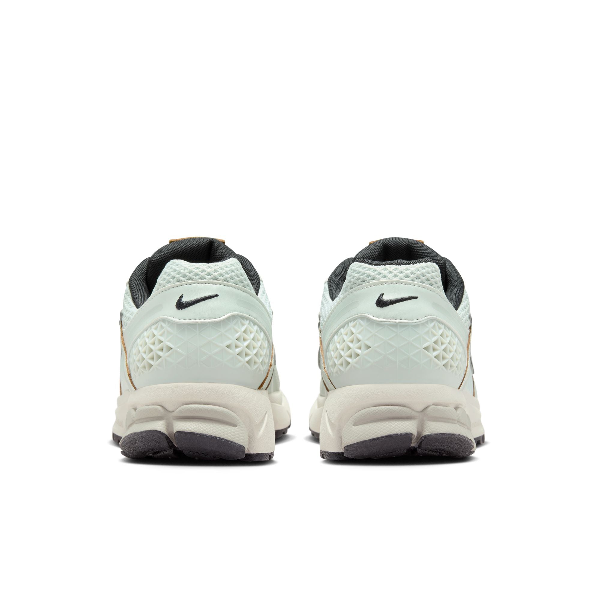 Womens Nike Zoom Vomero 5 'Light Silver'