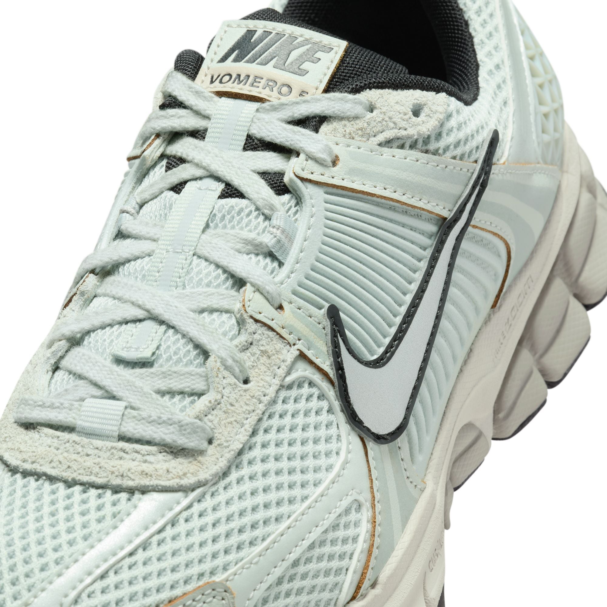 Womens Nike Zoom Vomero 5 'Light Silver'