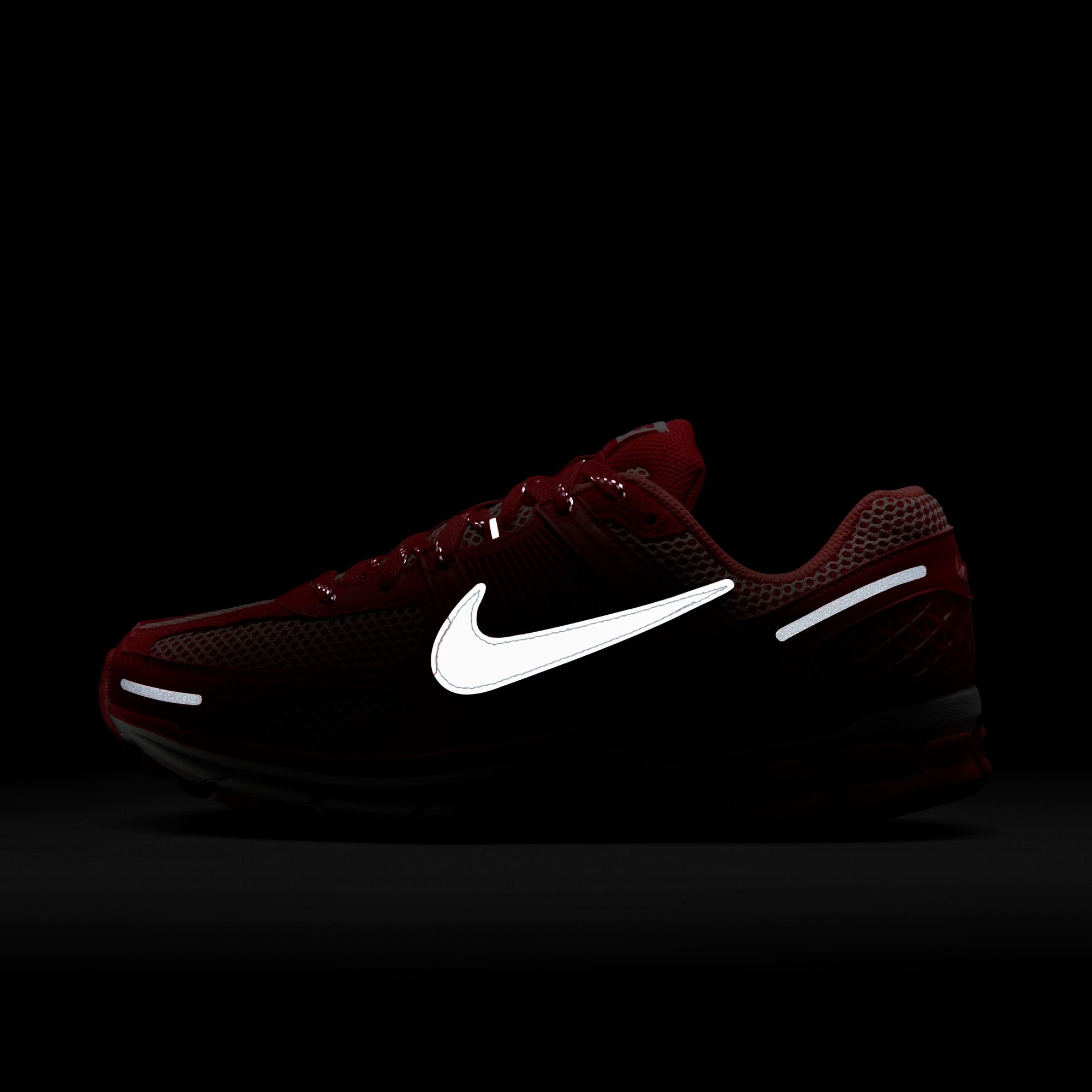 Nike Zoom Vomero 5 Premium 'University Red'
