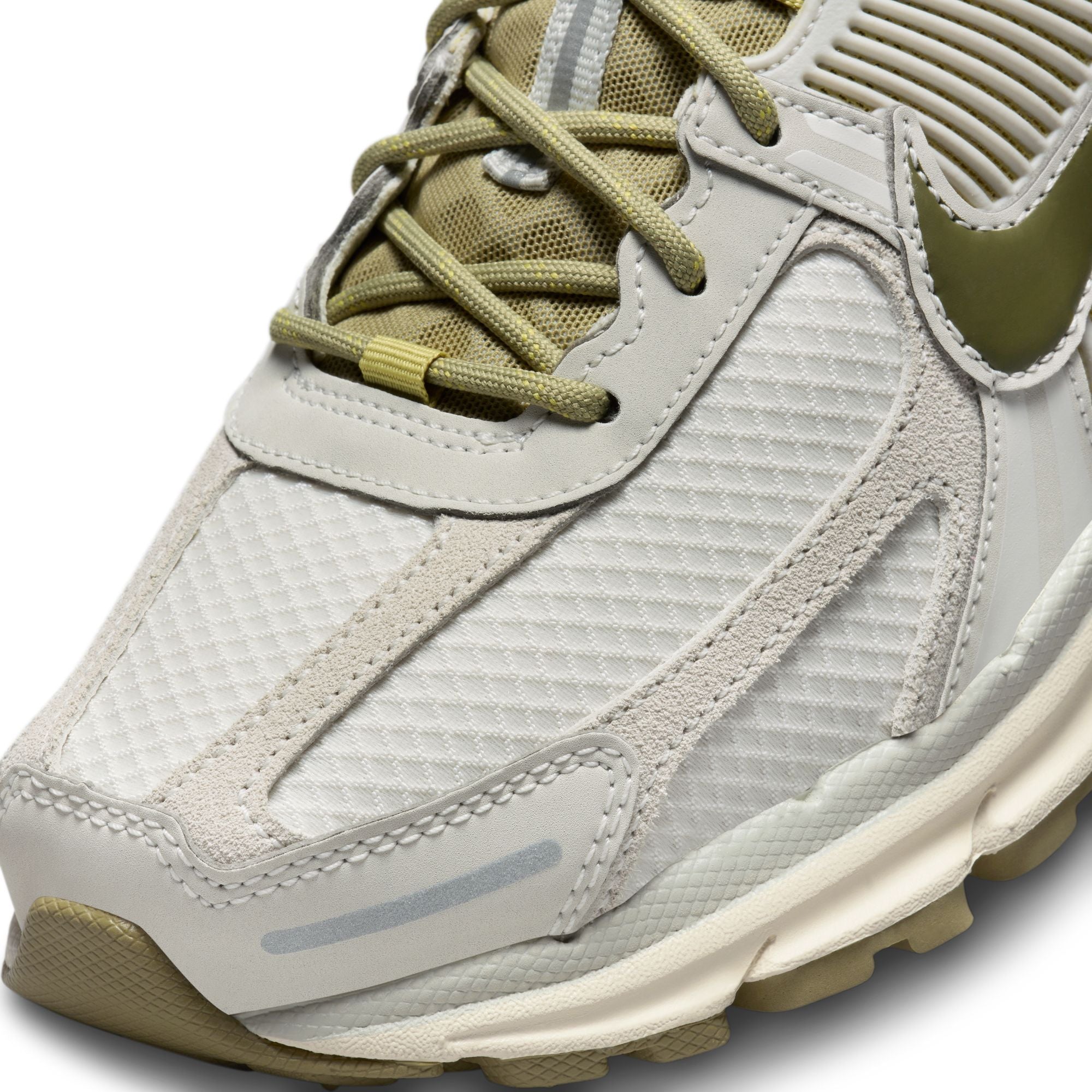Nike Zoom Vomero 5 'Light Bone'