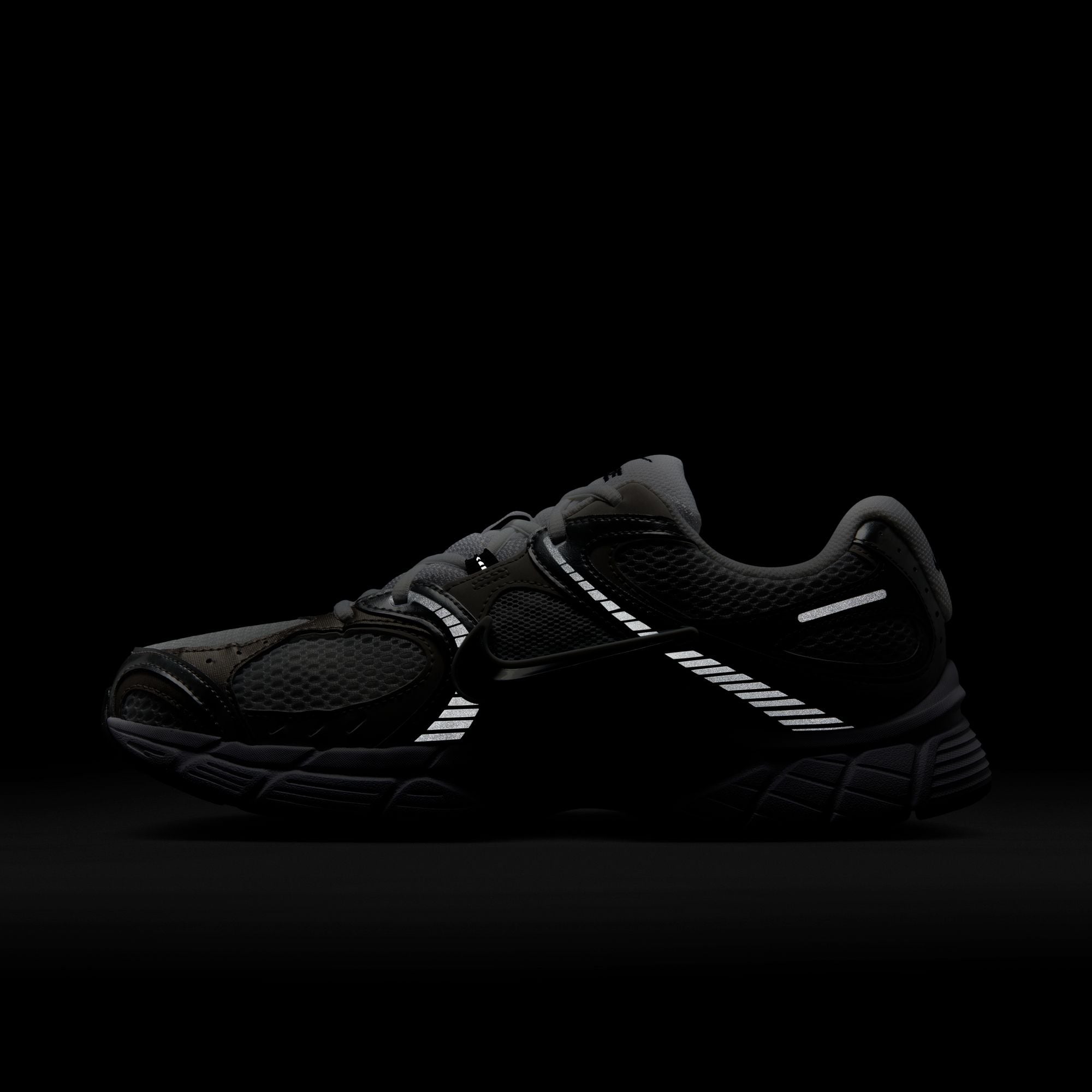 Nike V5 RNR ‘Vast Grey'