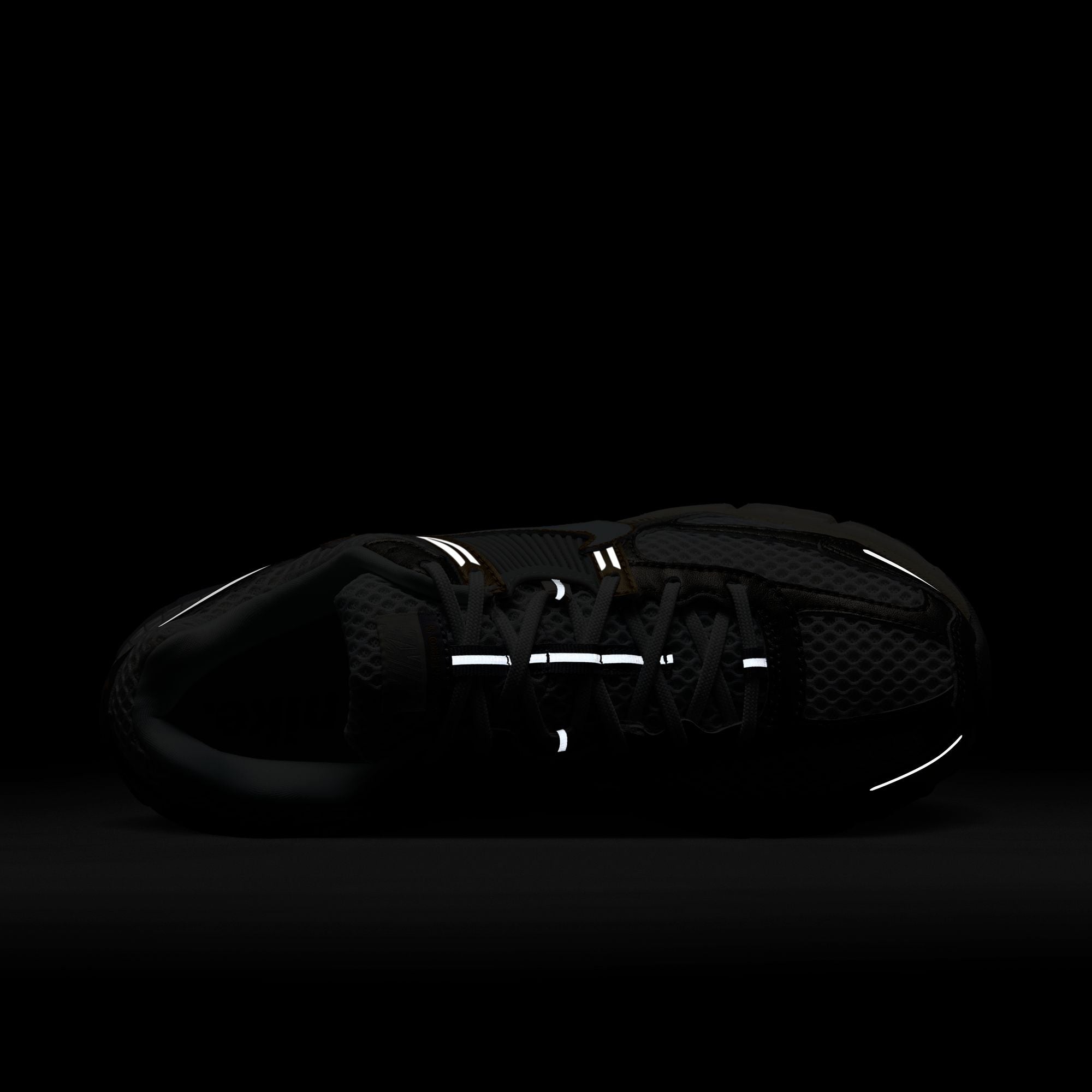 Nike Zoom Vomero 5 'Platinum Tint/Metallic Gold'