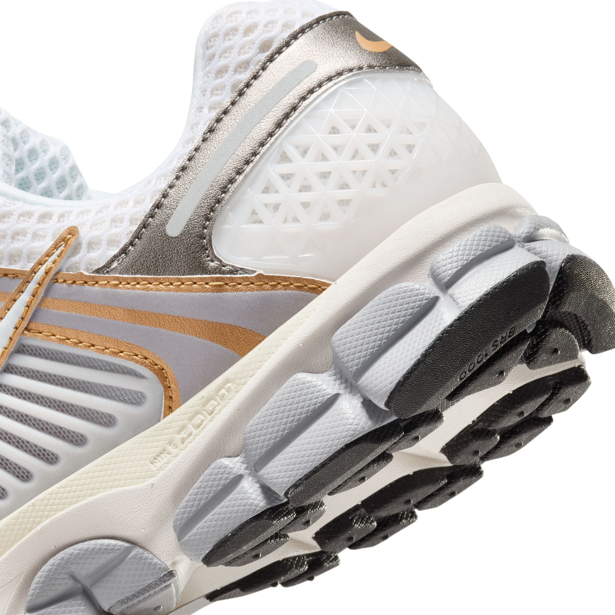 Nike Zoom Vomero 5 'Platinum Tint/Metallic Gold'
