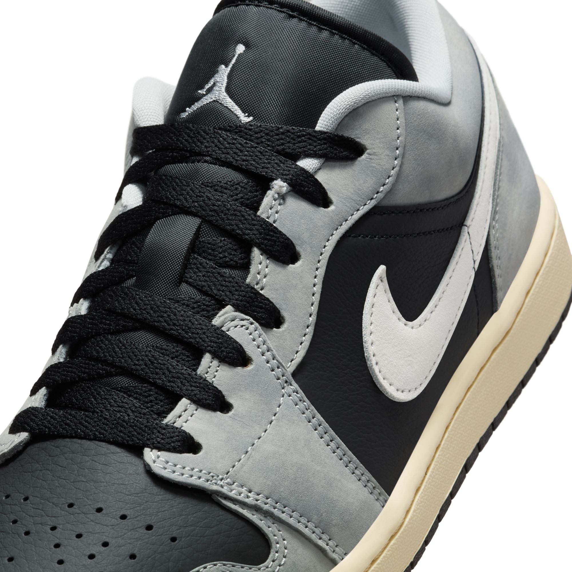Air Jordan 1 Low SE 'Light Smoke'