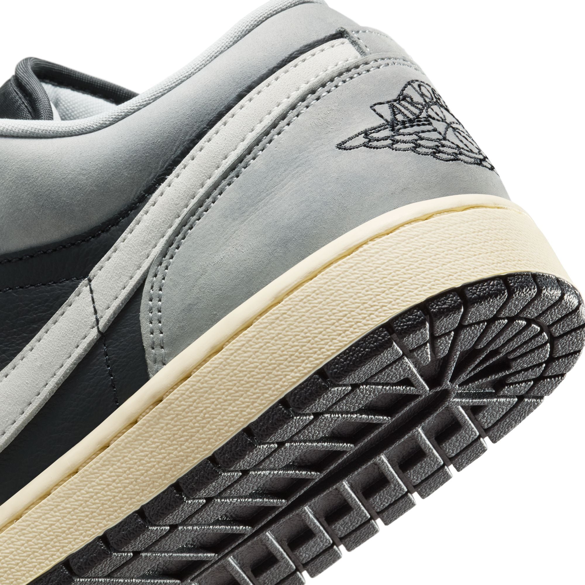 Air Jordan 1 Low SE 'Light Smoke'
