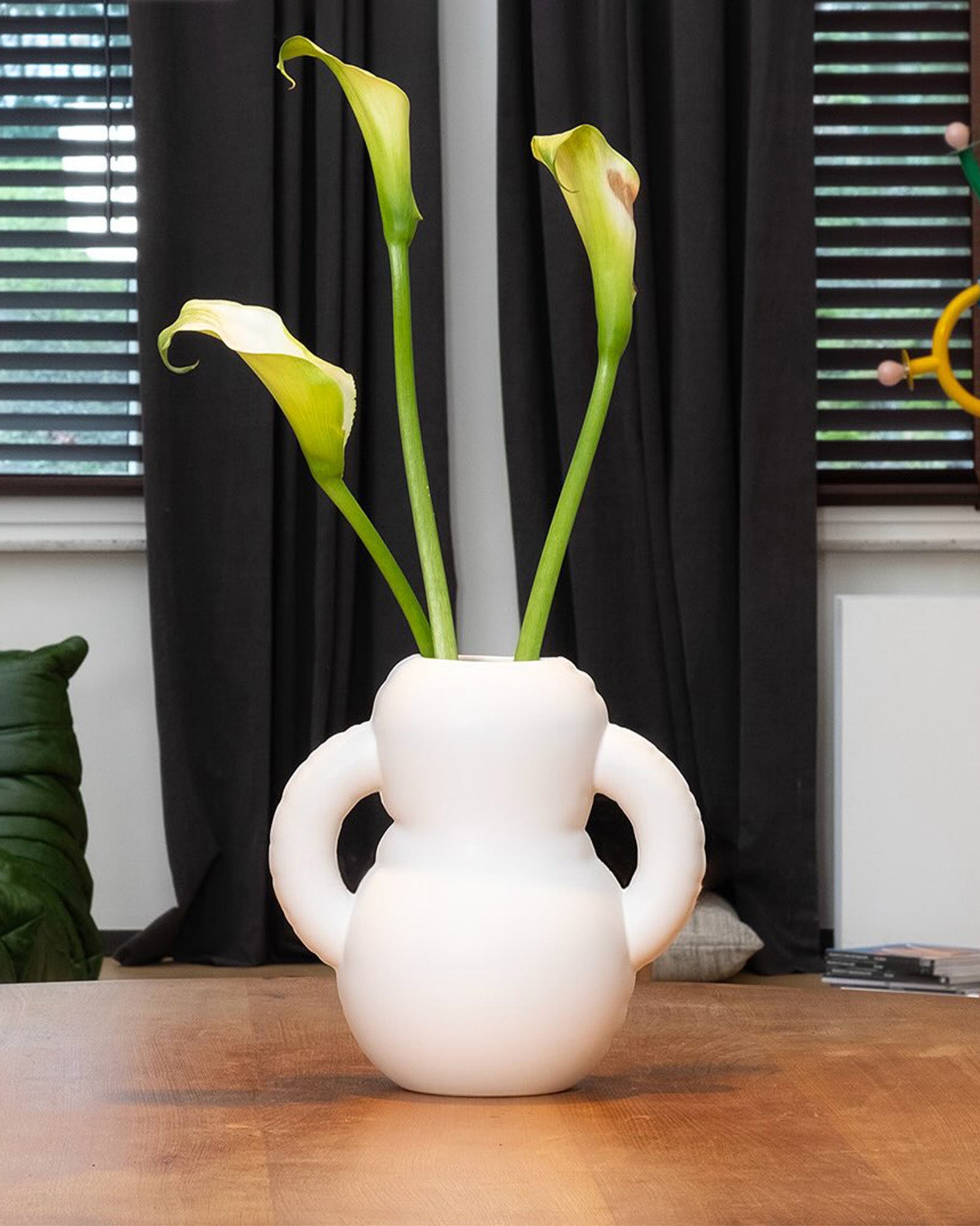 Home Studyo Vase 'Oscar' 'Bone'