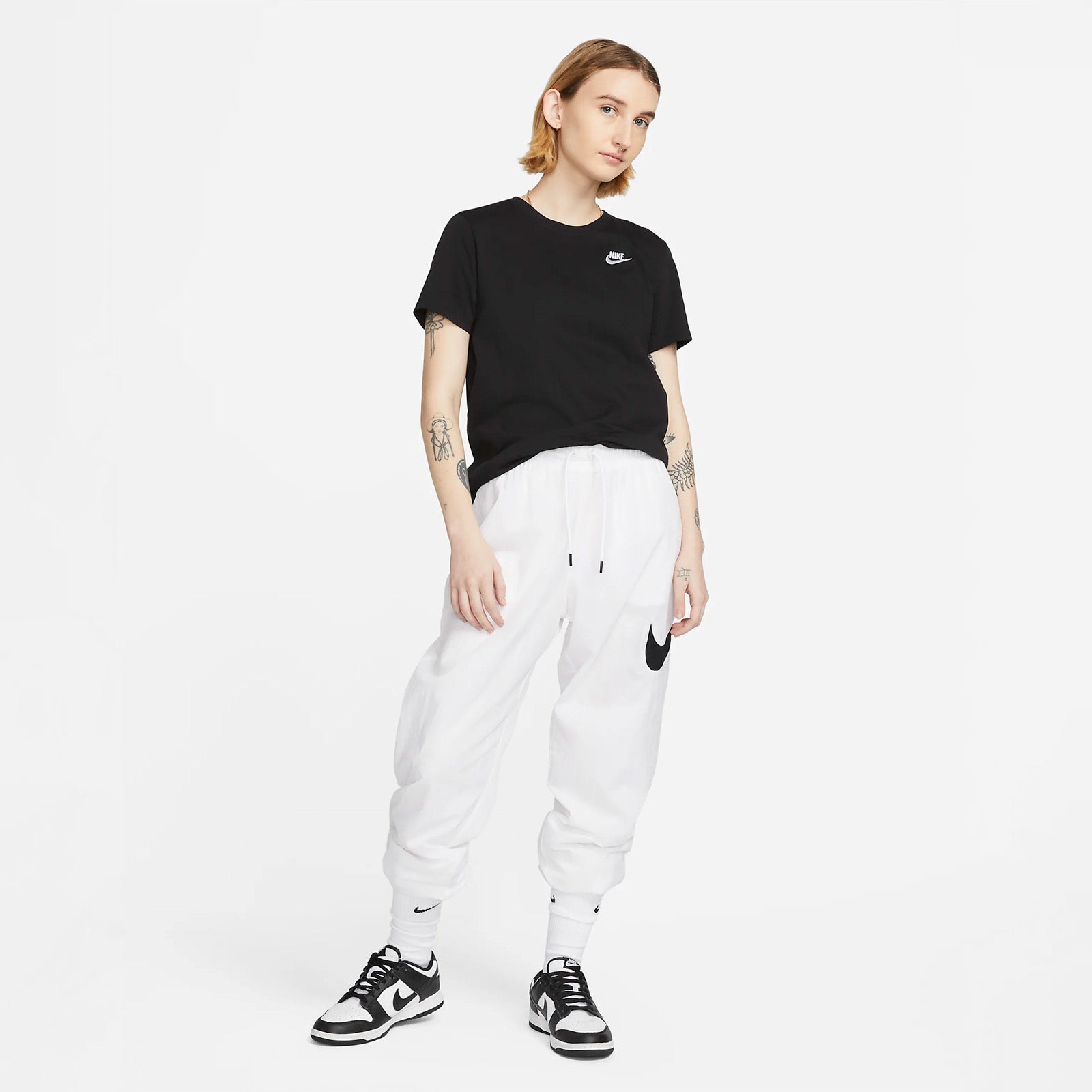Womens Nike Sportswear Essentials T-Shirt 'Black'