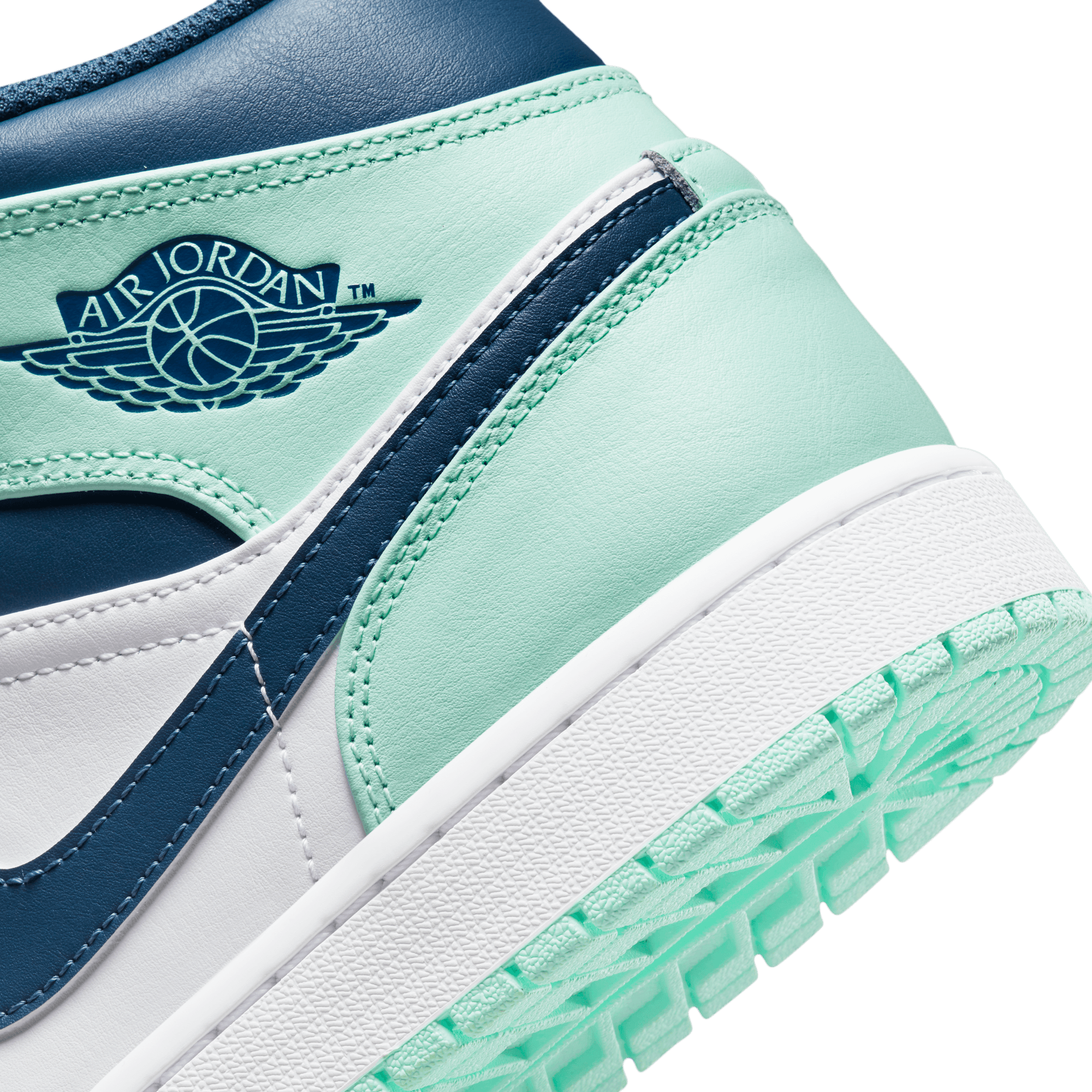 Air Jordan 1 Mid 'Mystic Navy'