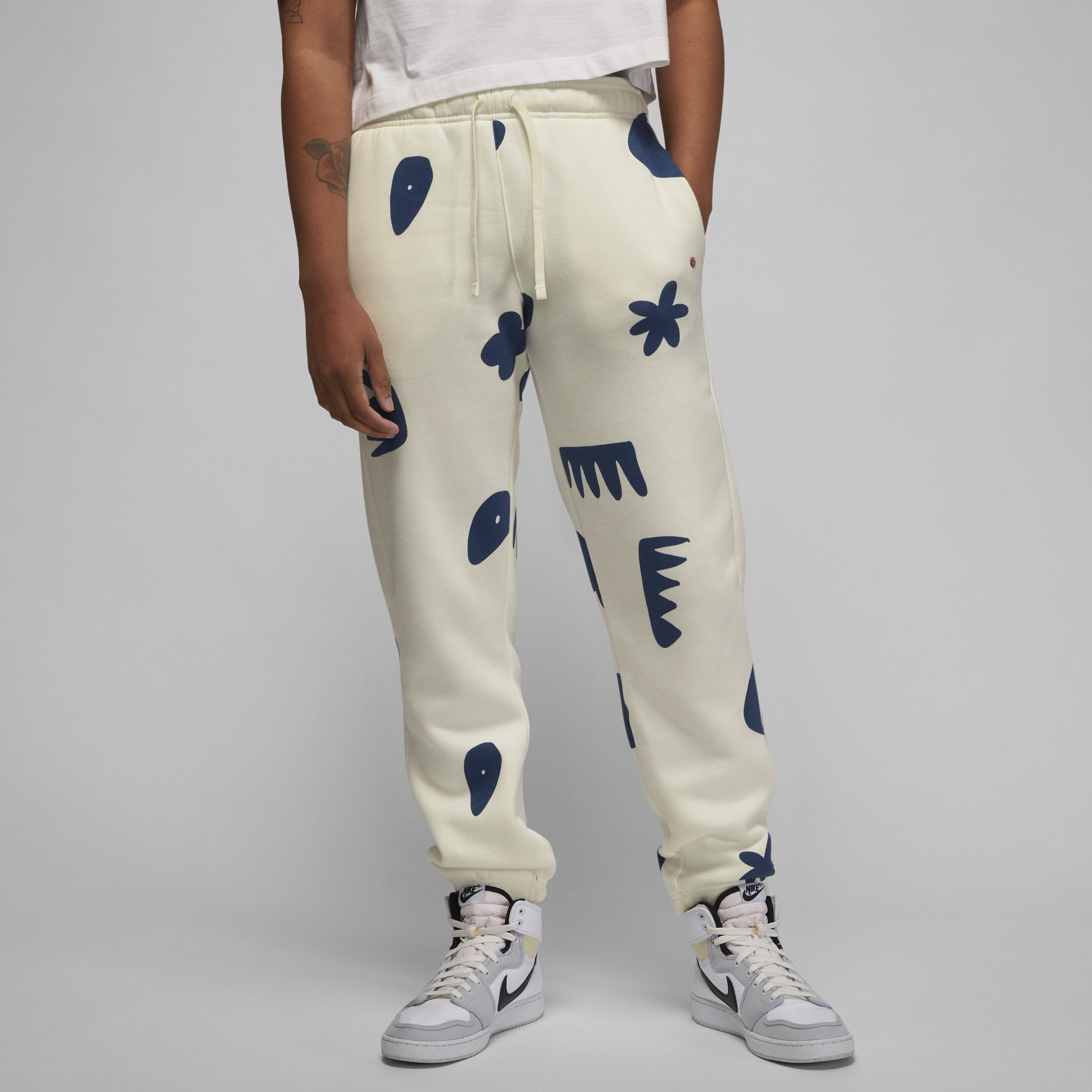 Womens Jordan Artist Series by Mia Lee Fleece Sweatpants 'Sail'