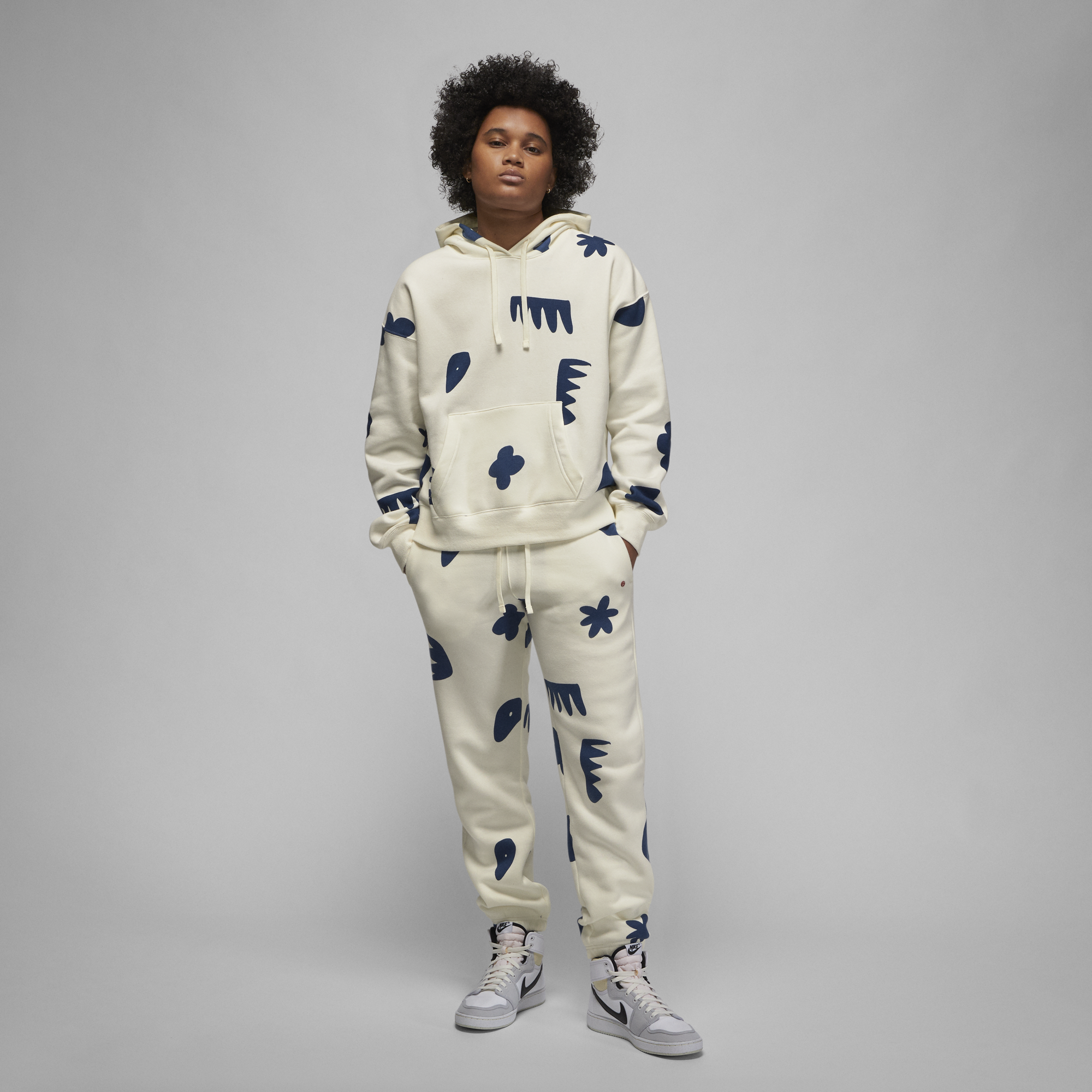 Womens Jordan Artist Series by Mia Lee Fleece Sweatpants 'Sail'