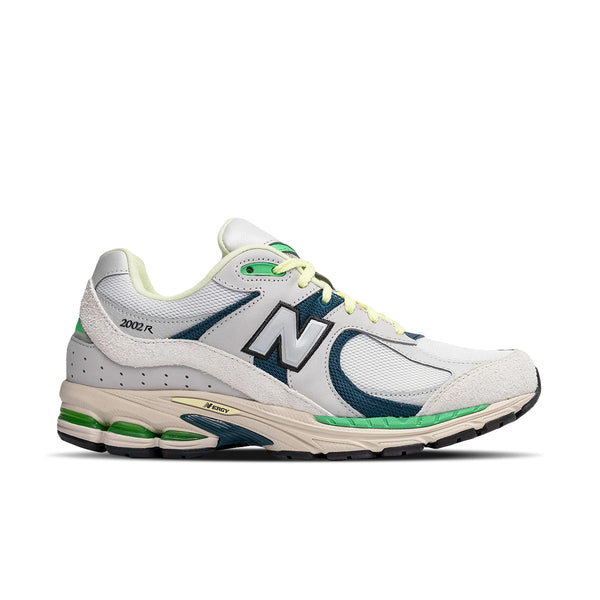 New Balance 2002R クリーム シューズ New Balance 2002R 