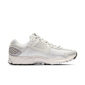 
                  
                    Load image into Gallery viewer, Nike Zoom Vomero 5 SP &amp;#39;Vast Grey&amp;#39;
                  
                