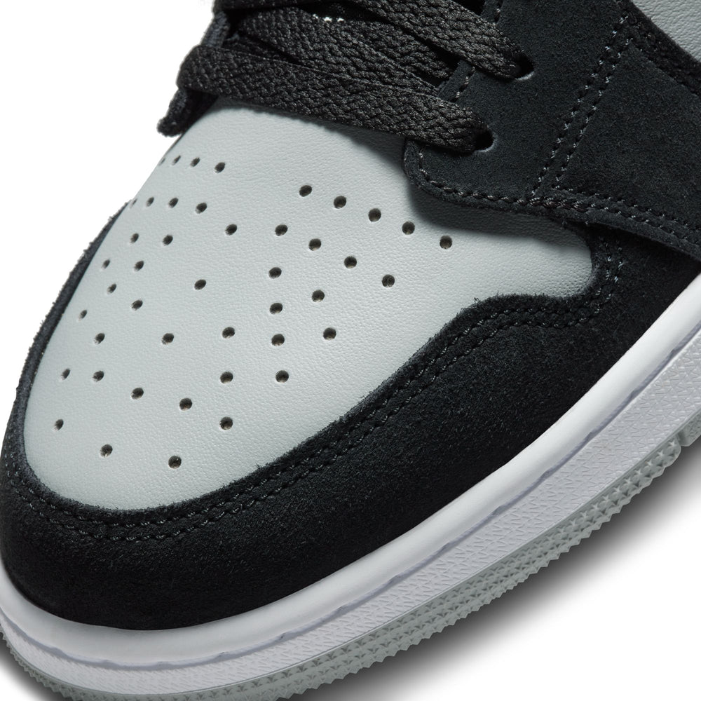 
                  
                    Load image into Gallery viewer, Air Jordan 1 Zoom CMFT &amp;#39;Black/Grey&amp;#39;
                  
                
