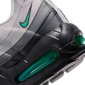 
                  
                    Load image into Gallery viewer, Womens Nike Air Max 95 &amp;#39;Stadium Green&amp;#39;
                  
                