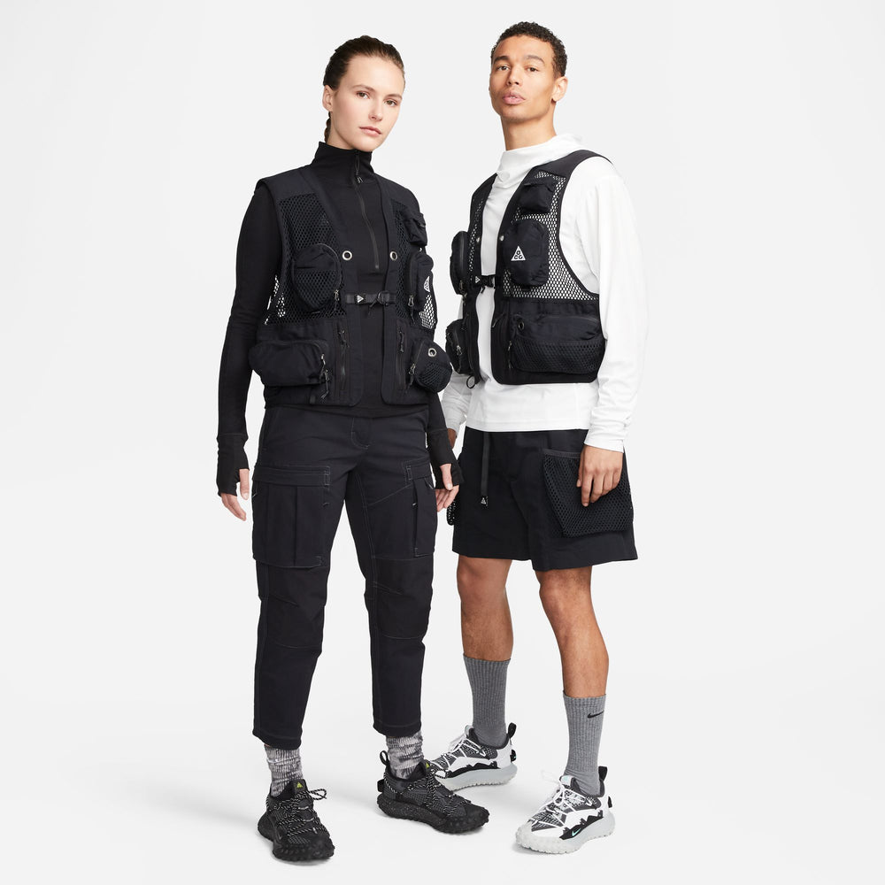 
                  
                    Load image into Gallery viewer, Nike ACG Buttles Vest &amp;#39;Black&amp;#39;
                  
                