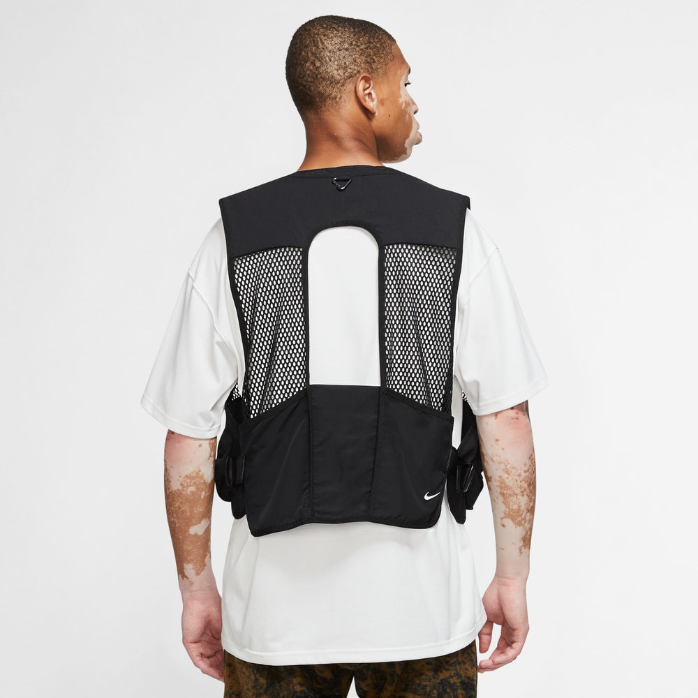 
                  
                    Load image into Gallery viewer, Nike ACG Buttles Vest &amp;#39;Black&amp;#39;
                  
                