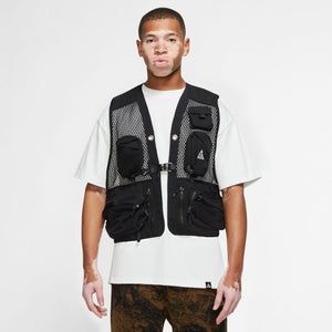 
                  
                    Load image into Gallery viewer, Nike ACG Buttles Vest &amp;#39;Black&amp;#39;
                  
                