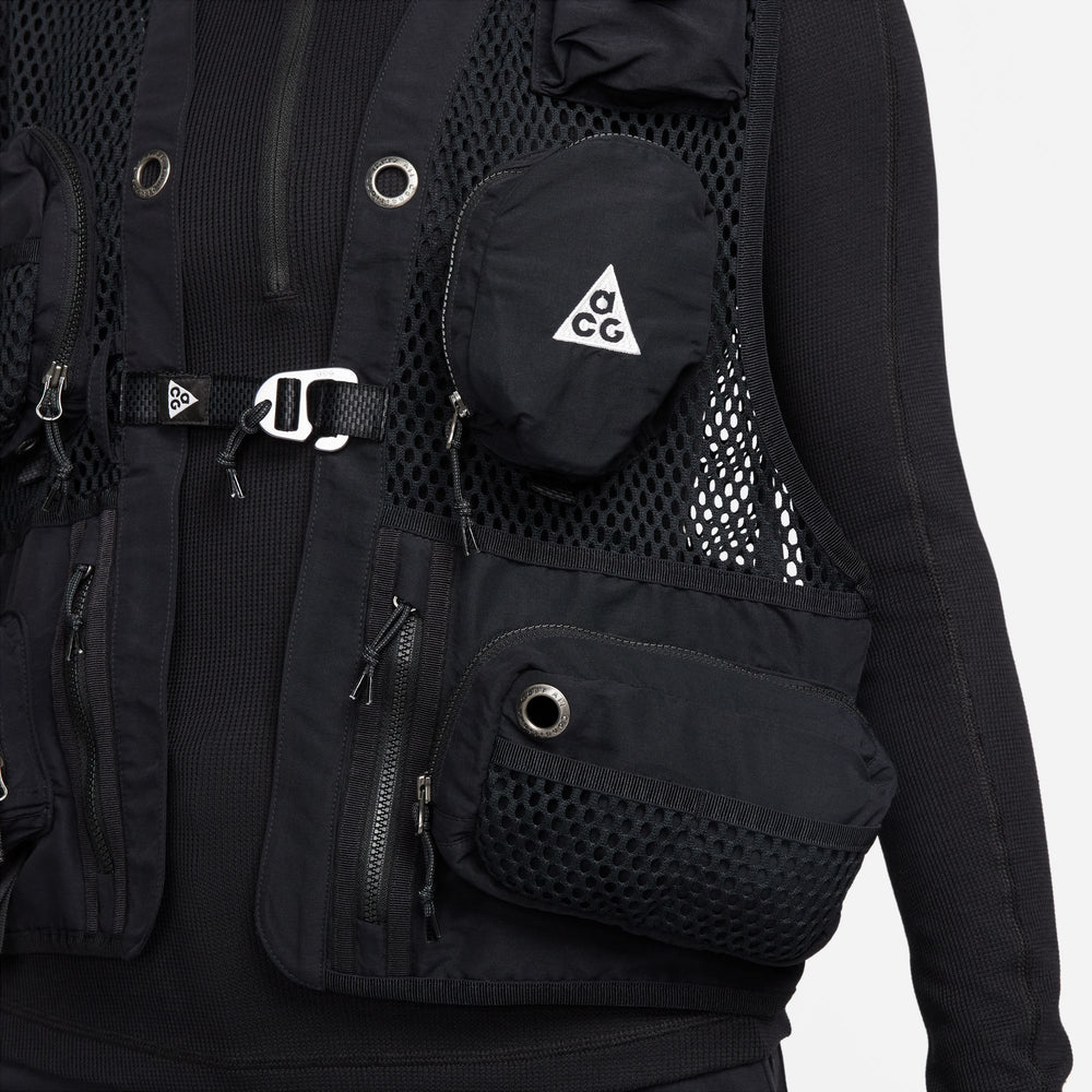 
                  
                    Load image into Gallery viewer, Nike ACG Buttles Vest &amp;#39;Black&amp;#39;
                  
                
