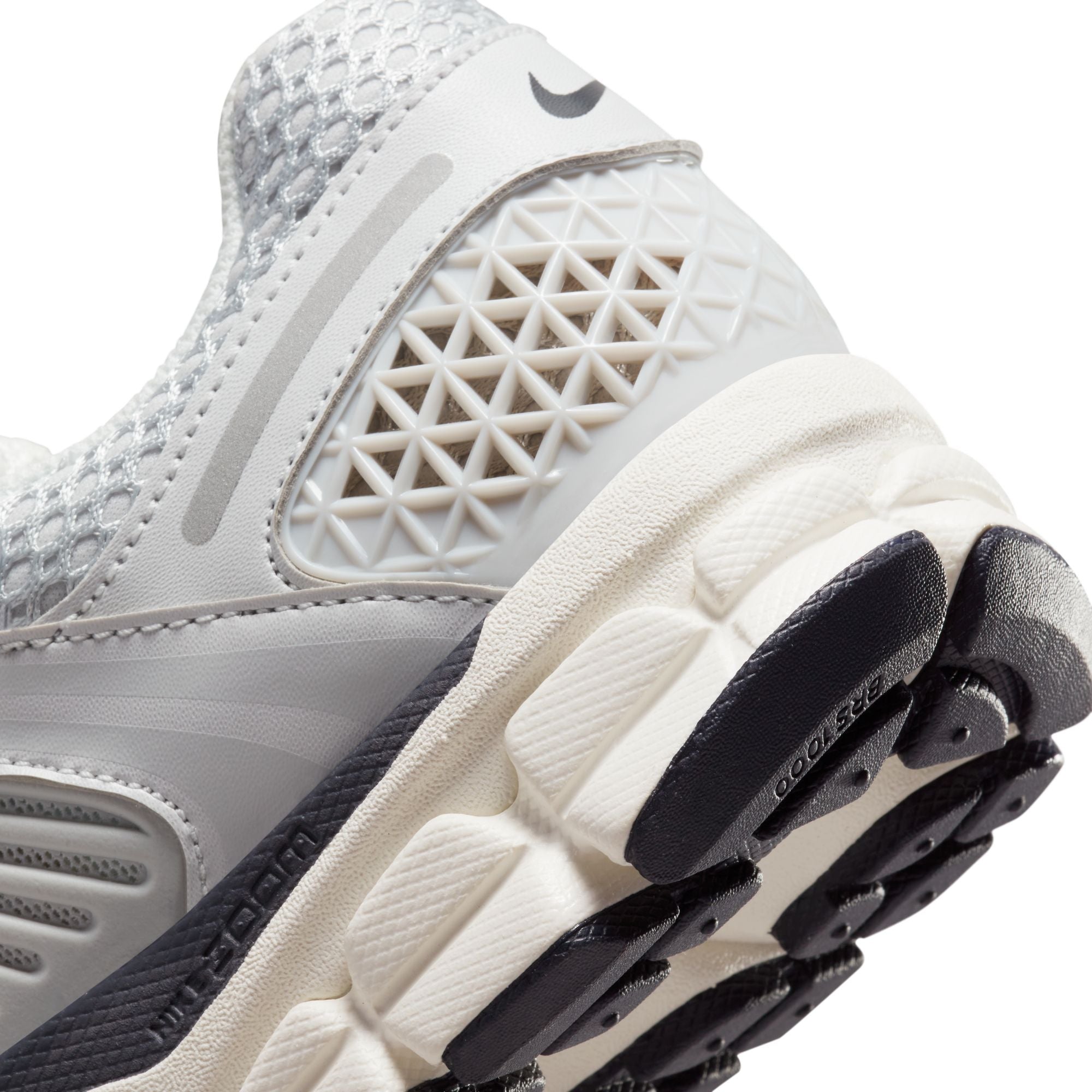 Womens Nike Zoom Vomero 5 'Metallic Silver'