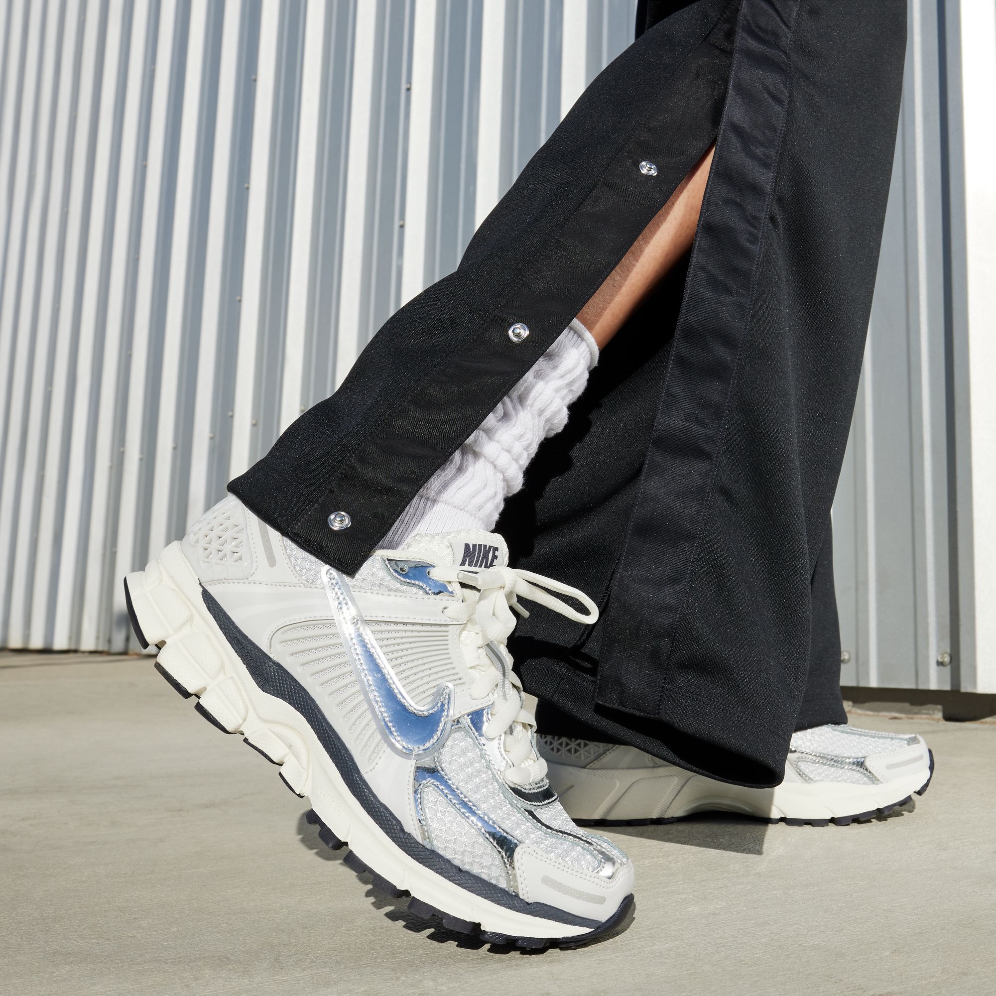 Womens Nike Zoom Vomero 5 'Metallic Silver'
