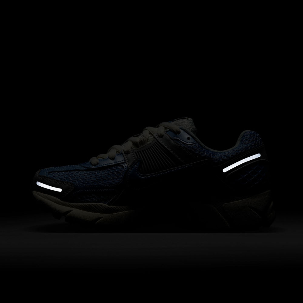 
                  
                    Load image into Gallery viewer, Womens Nike Zoom Vomero 5 &amp;#39;Royal Tint&amp;#39;
                  
                