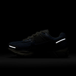 
                  
                    Load image into Gallery viewer, Womens Nike Zoom Vomero 5 &amp;#39;Royal Tint&amp;#39;
                  
                