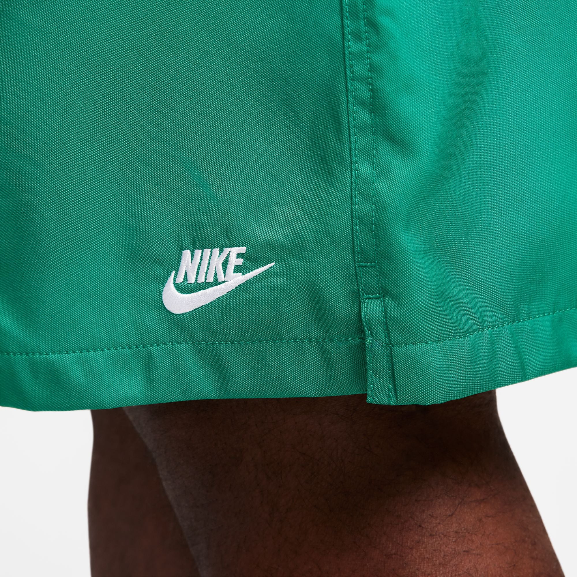 Nike Club Woven Shorts 'Malachite'