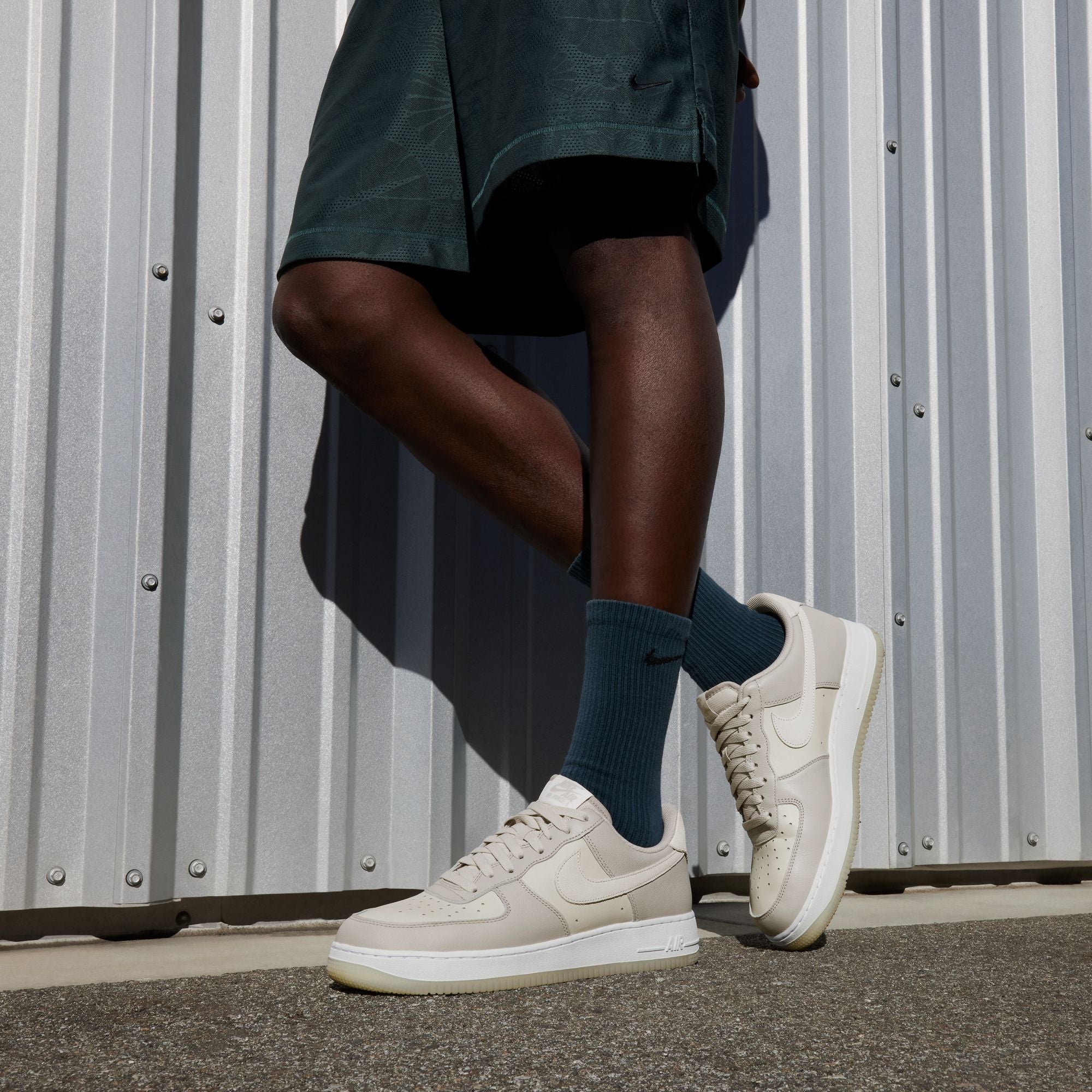 Nike Air Force 1 '07 LV8 'Light Bone'