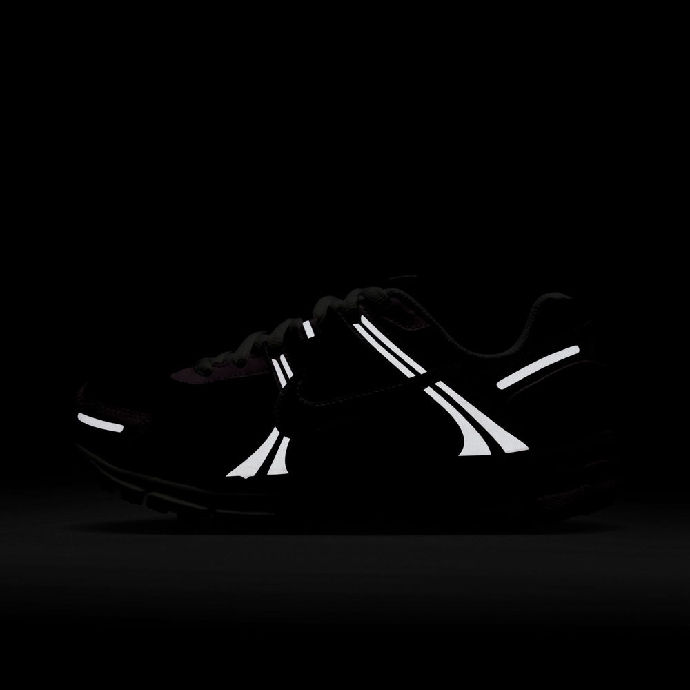 
                  
                    Load image into Gallery viewer, Womens Nike Vomero 5 &amp;#39;Pink Foam&amp;#39;
                  
                