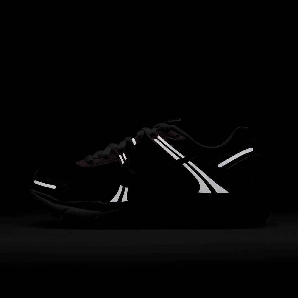 
                  
                    Load image into Gallery viewer, Womens Nike Vomero 5 &amp;#39;Pink Foam&amp;#39;
                  
                