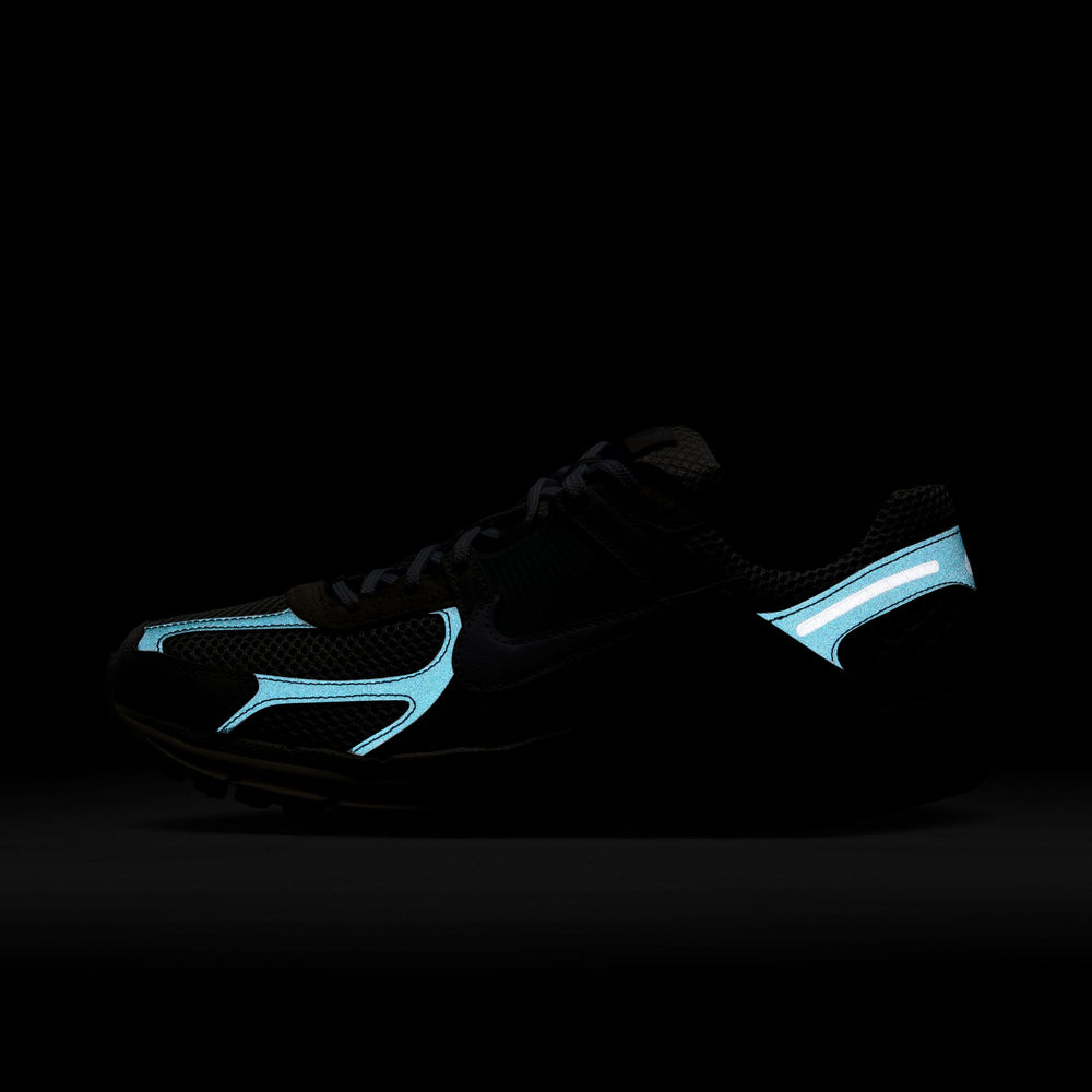 
                  
                    Load image into Gallery viewer, Nike Zoom Vomero 5 Premium &amp;#39;Pale Ivory&amp;#39;
                  
                