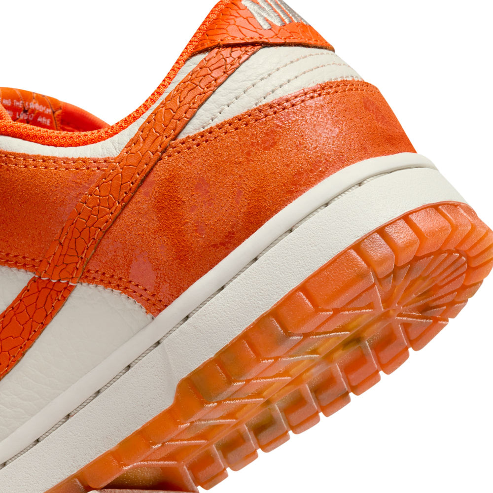 
                  
                    Load image into Gallery viewer, Womens Nike Dunk Low &amp;#39;Cracked Orange&amp;#39;
                  
                