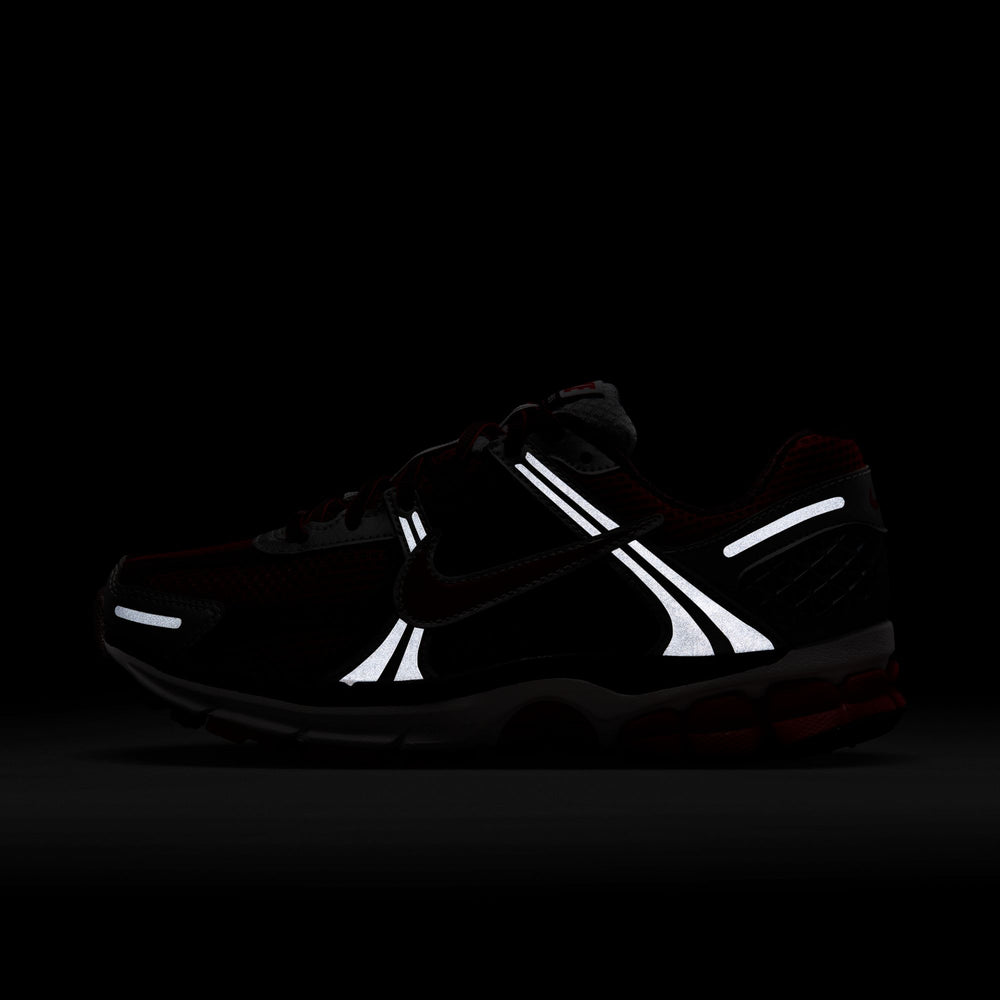 
                  
                    Load image into Gallery viewer, Womens Nike Vomero 5 &amp;#39;Mystic Red&amp;#39;
                  
                
