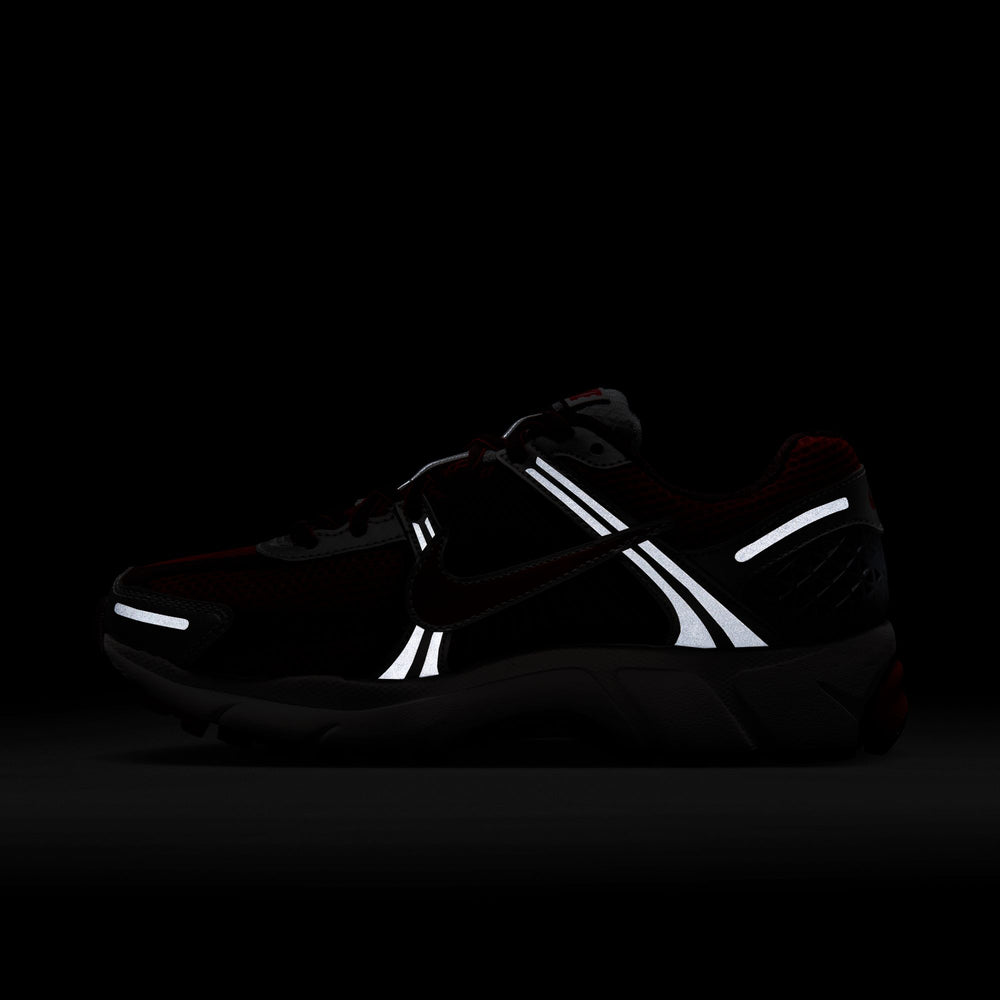 
                  
                    Load image into Gallery viewer, Womens Nike Vomero 5 &amp;#39;Mystic Red&amp;#39;
                  
                