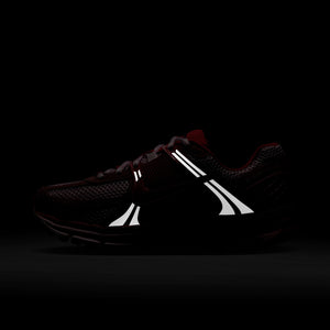 
                  
                    Load image into Gallery viewer, Womens Zoom Nike Vomero 5 &amp;#39;Pink&amp;#39;
                  
                
