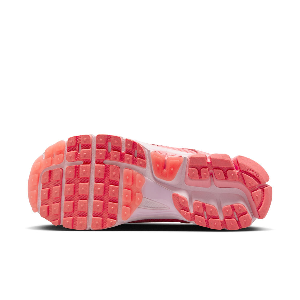 
                  
                    Load image into Gallery viewer, Womens Zoom Nike Vomero 5 &amp;#39;Pink&amp;#39;
                  
                