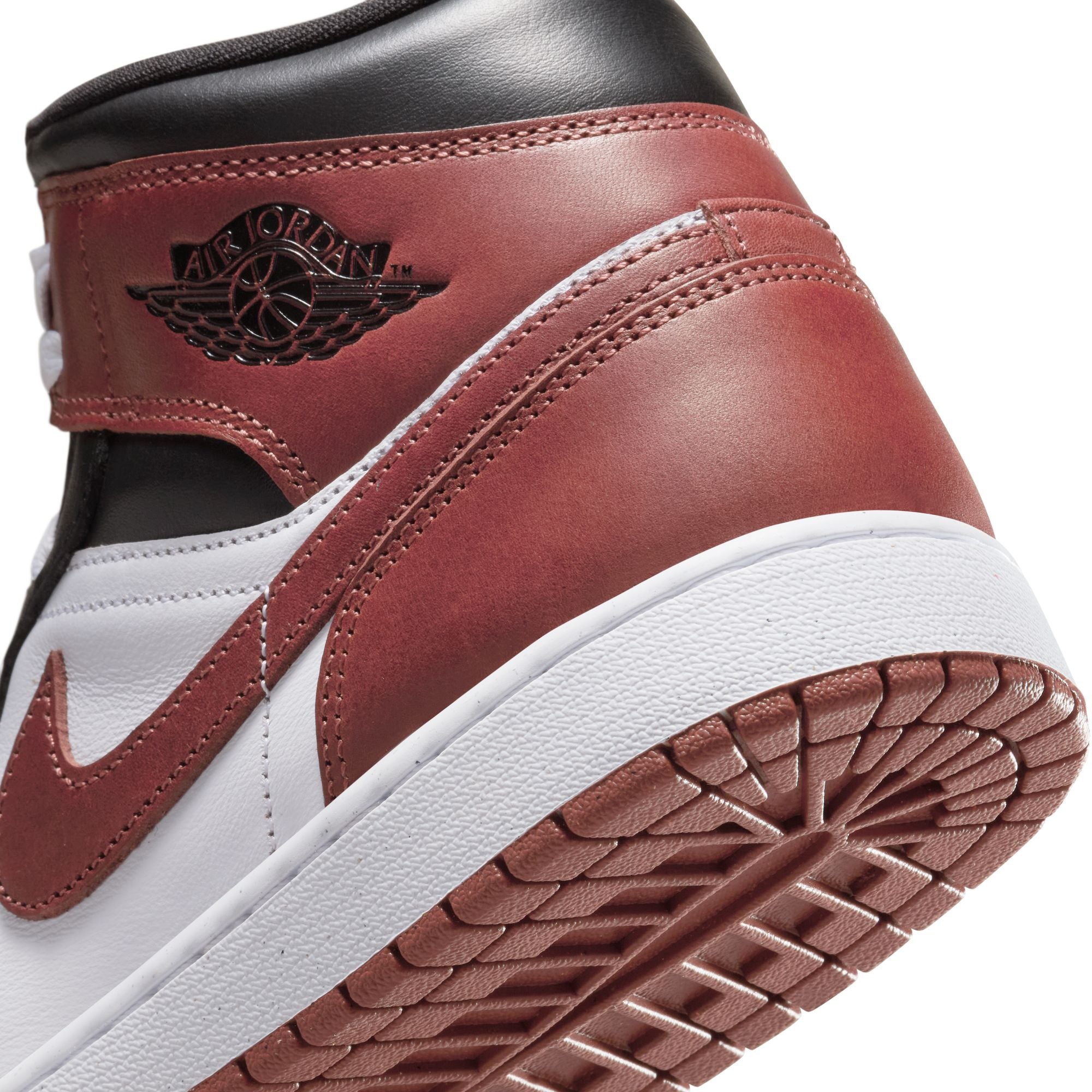 Air Jordan 1 Mid SE ‘White/Dark Pony-Black'