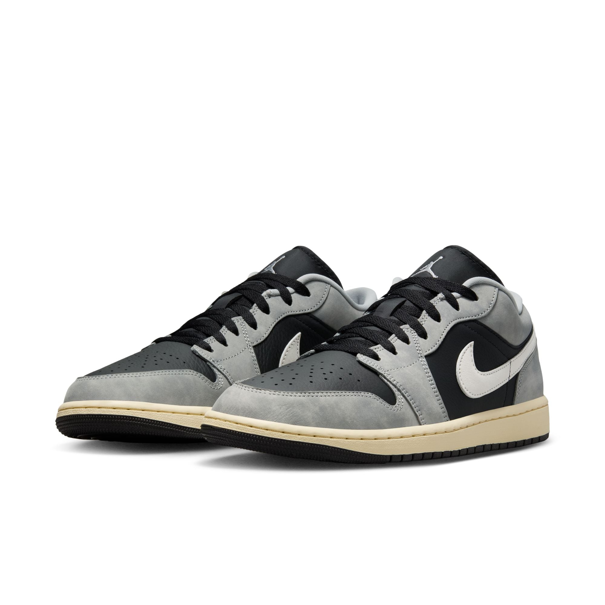 Air Jordan 1 Low SE 'Light Smoke'