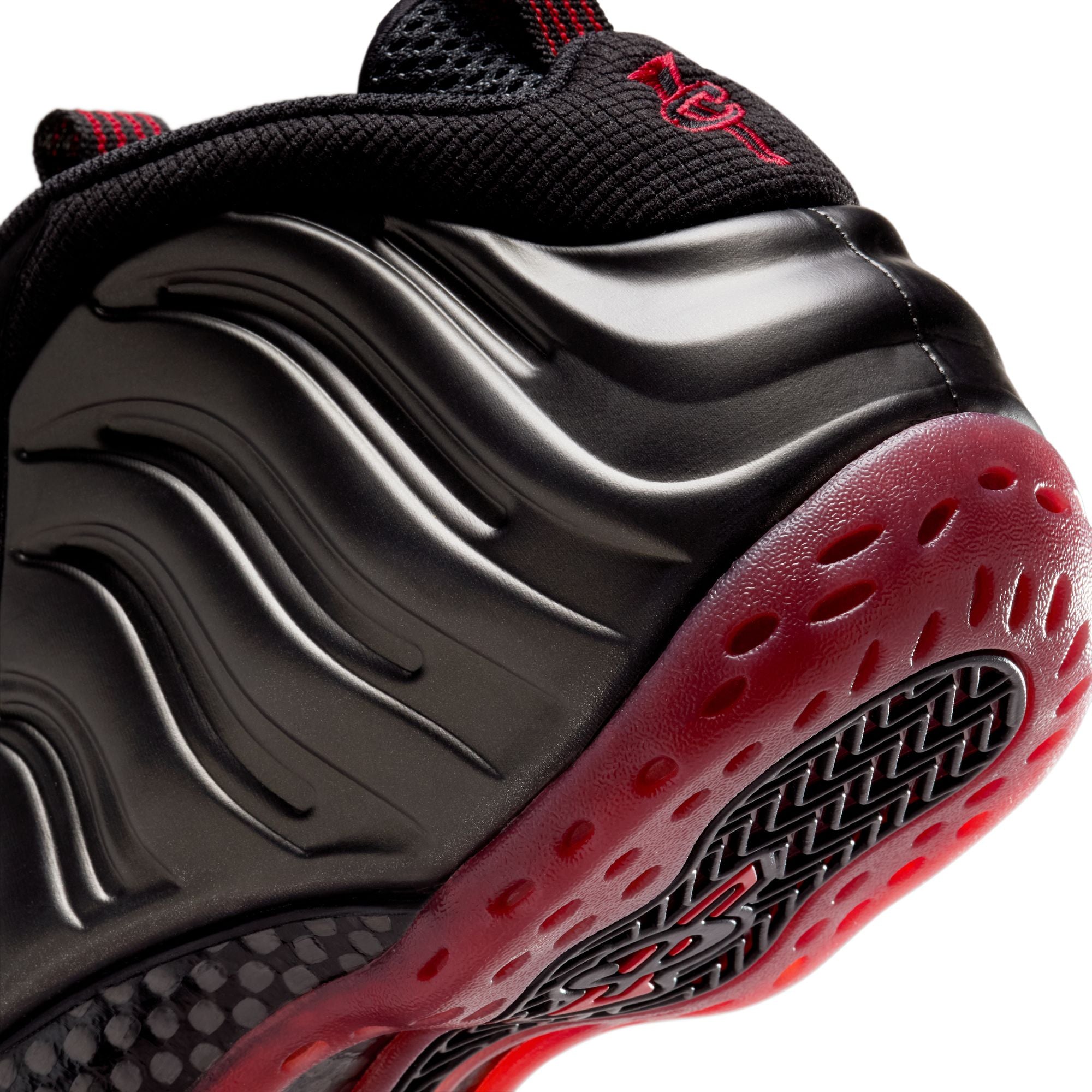 Nike Air Foamposite One ‘Black/Varsity Red'
