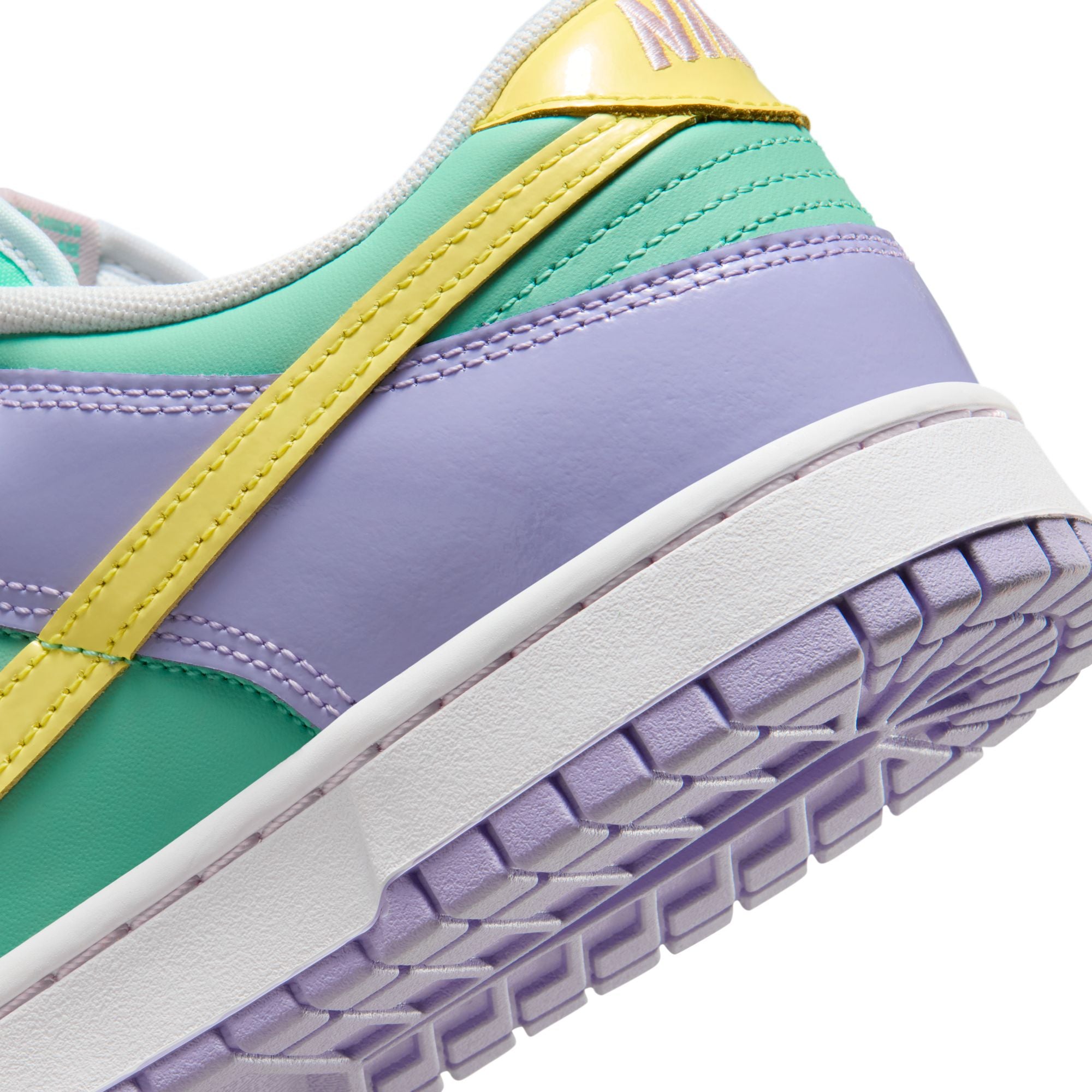 Nike Dunk Low Retro 'Easter'