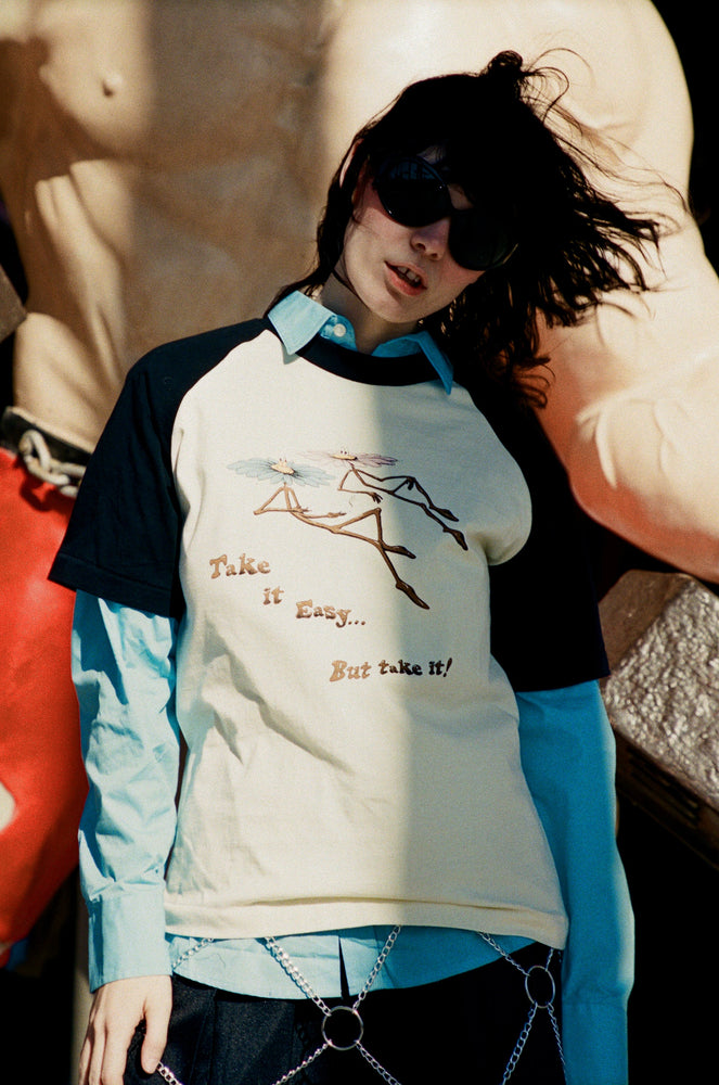
                  
                    Load image into Gallery viewer, Jungles JUNGLES Take it Easy T-Shirt &amp;#39;Black/White&amp;#39;
                  
                
