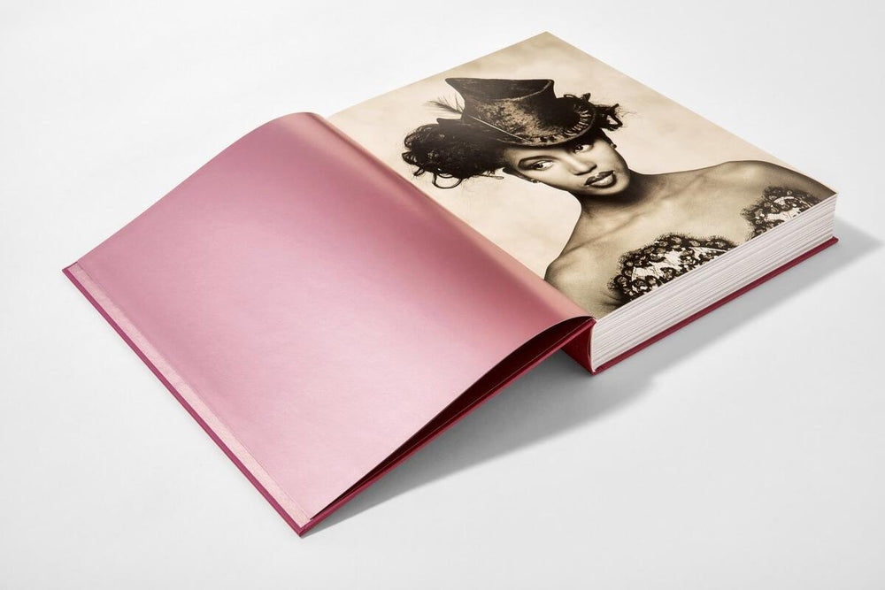
                  
                    Load image into Gallery viewer, Naomi Campbell. Updated Edition
                  
                