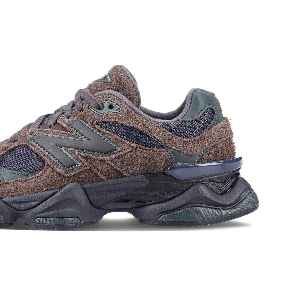
                  
                    Load image into Gallery viewer, New Balance 9060 &amp;#39;Beef and Broccoli&amp;#39;
                  
                