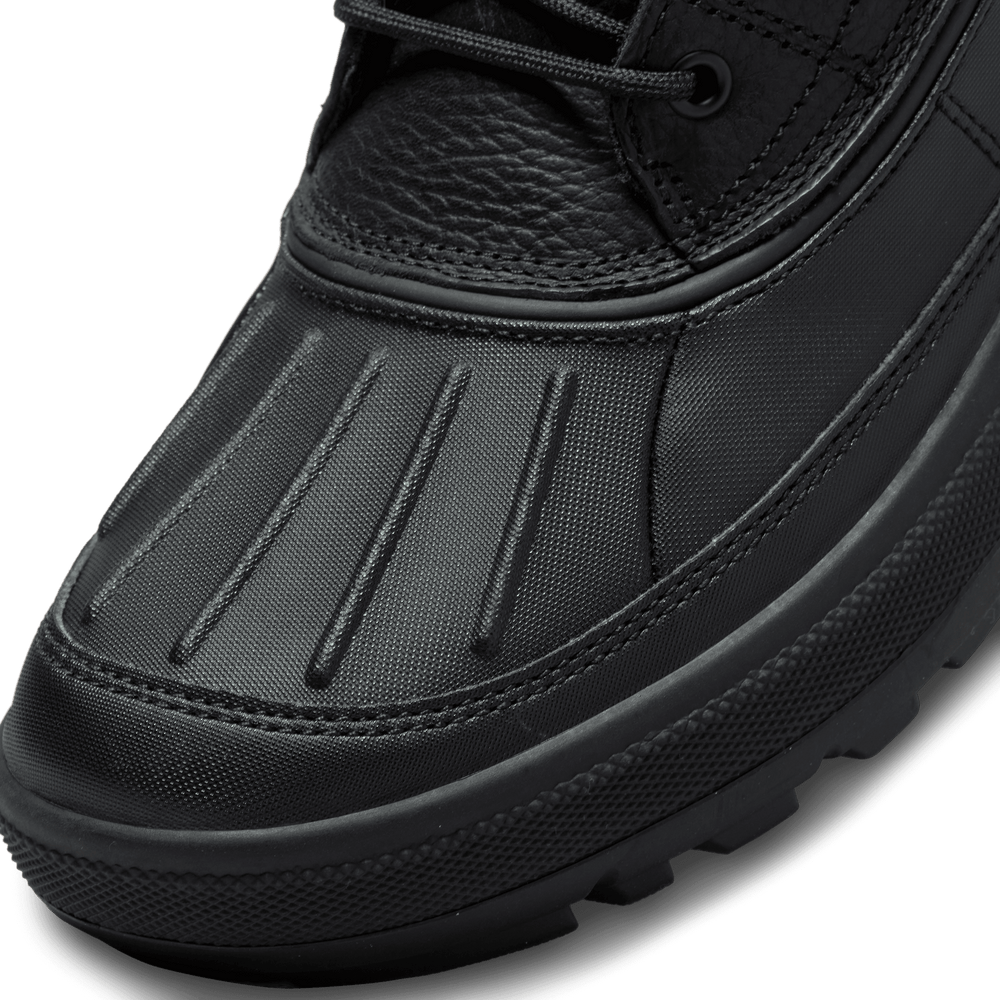 
                  
                    Load image into Gallery viewer, Nike Woodside II &amp;#39;Black&amp;#39;
                  
                